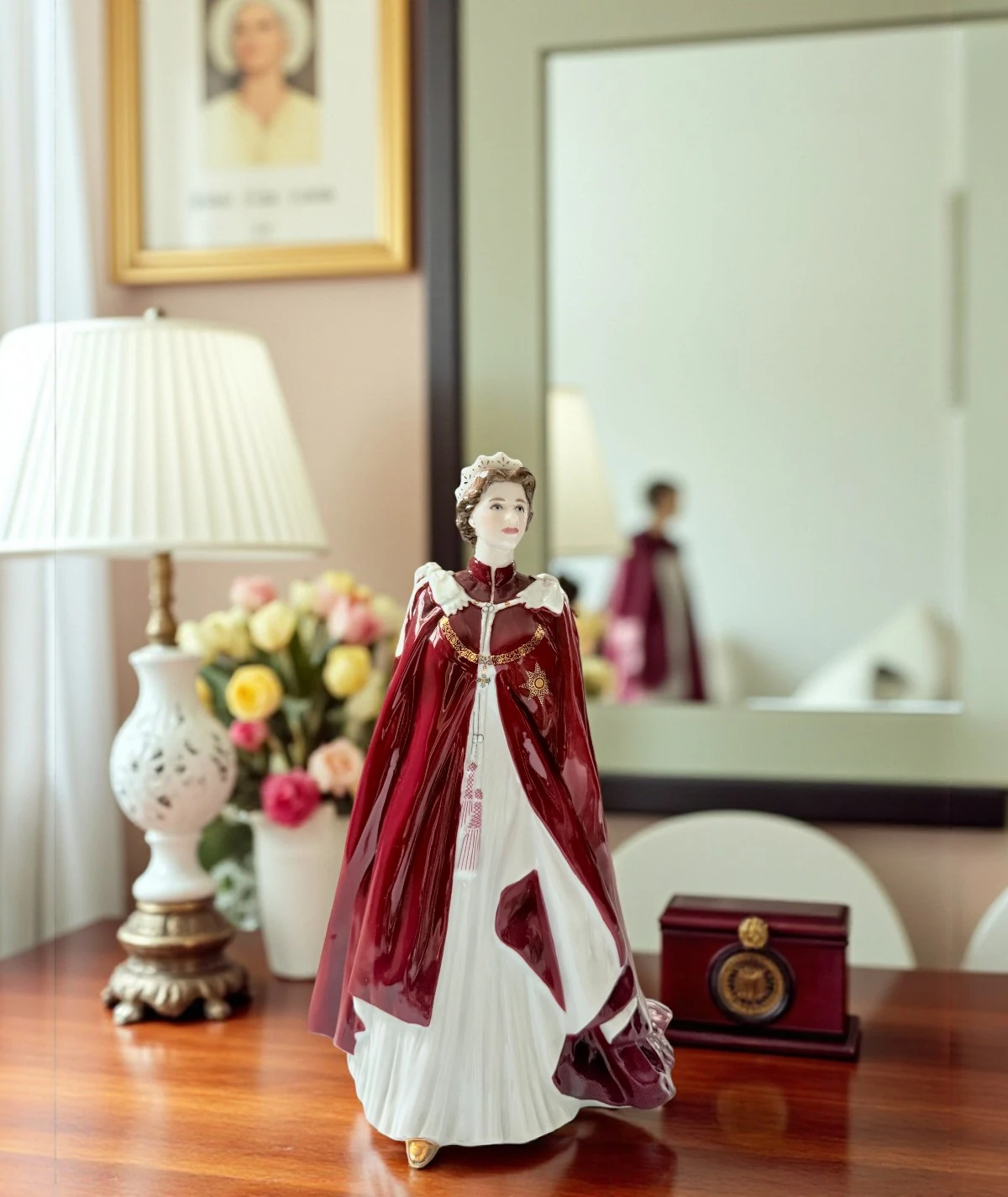 Royal Worcester – Queen Elizabeth II “The Queen’s 80th Birthday” (2006)