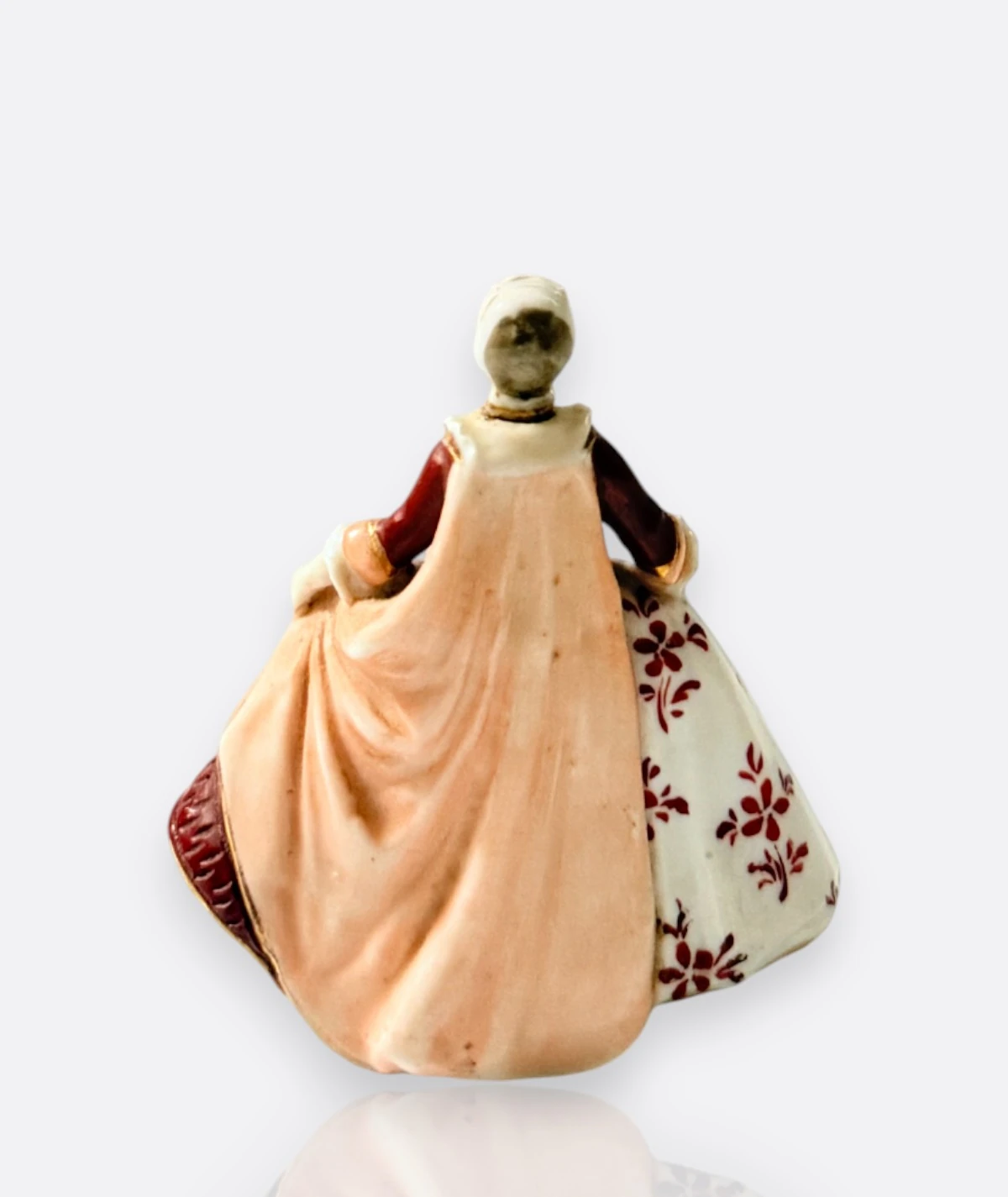 Meissen Minyatür Kadın Figürü (1900–1930)