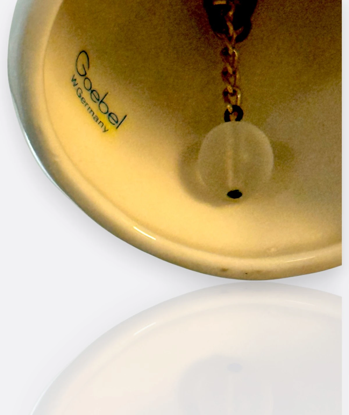 Goebel W. Germany – Çello Çalan Kadın Figürlü Porselen Çan