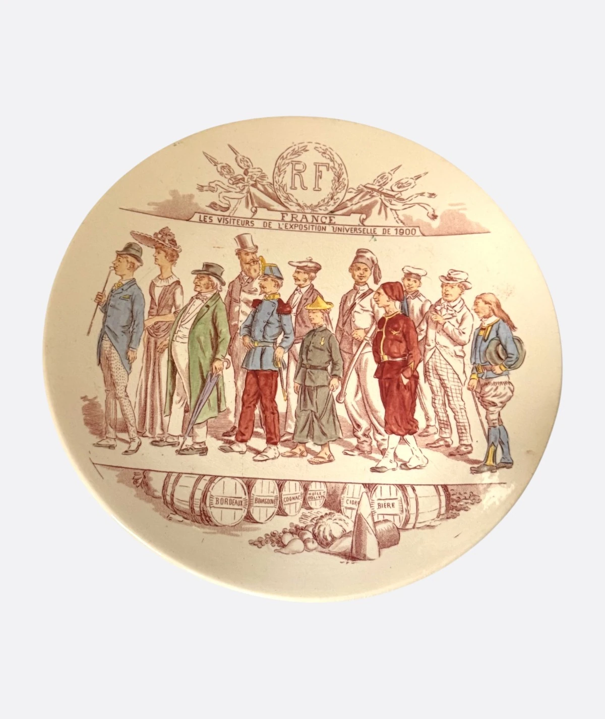 “Les Visiteurs de l’Exposition Universelle” 1889–1900 Koleksiyon Seramik Tabak Seti (8’li) Fransa, Saint Amand & Hamages – Antika Koleksiyon Serisi