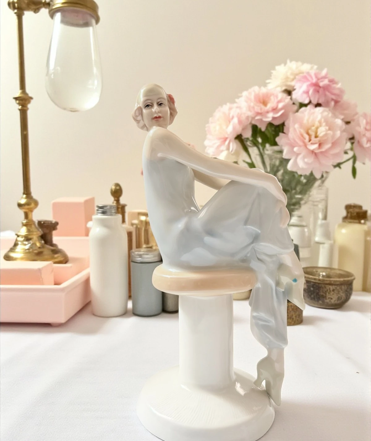 Royal Doulton –  Porselen Figür “Flirtation” (HN 3071, 1985)