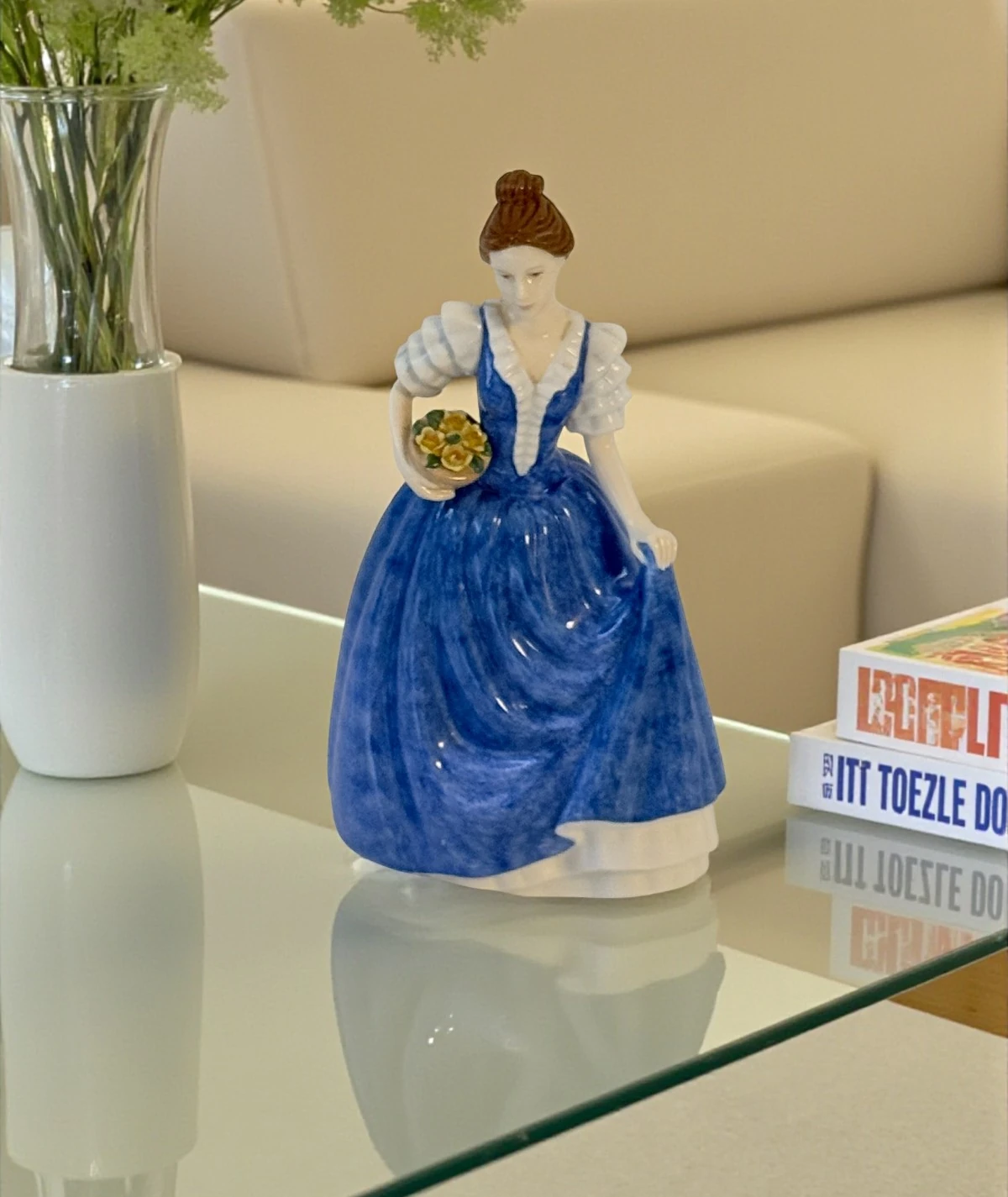 Royal Doulton – Porselen Figür “Helen” (Pretty Ladies, 2005)