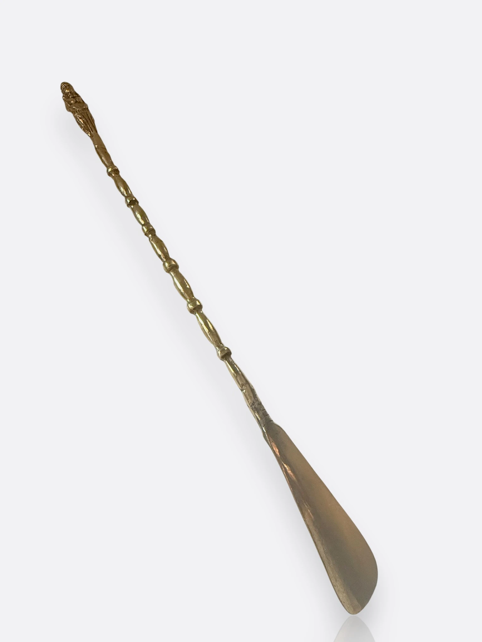 Antika Figürlü Pirinç Kerata – Osmanlı Dönemi 