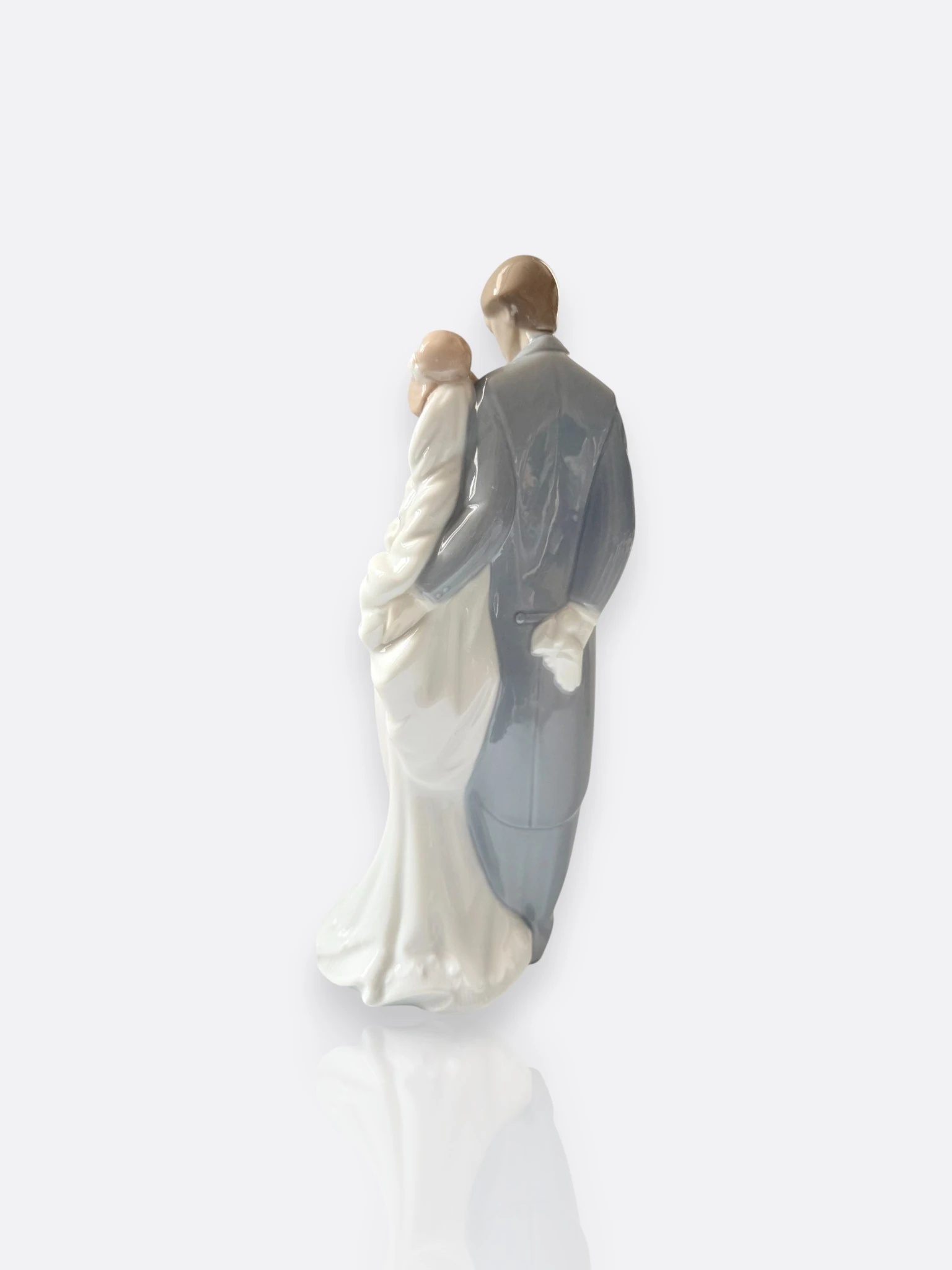 NAO by Lladró Gelin Damat Figürü – El Yapımı İspanyol Porseleni