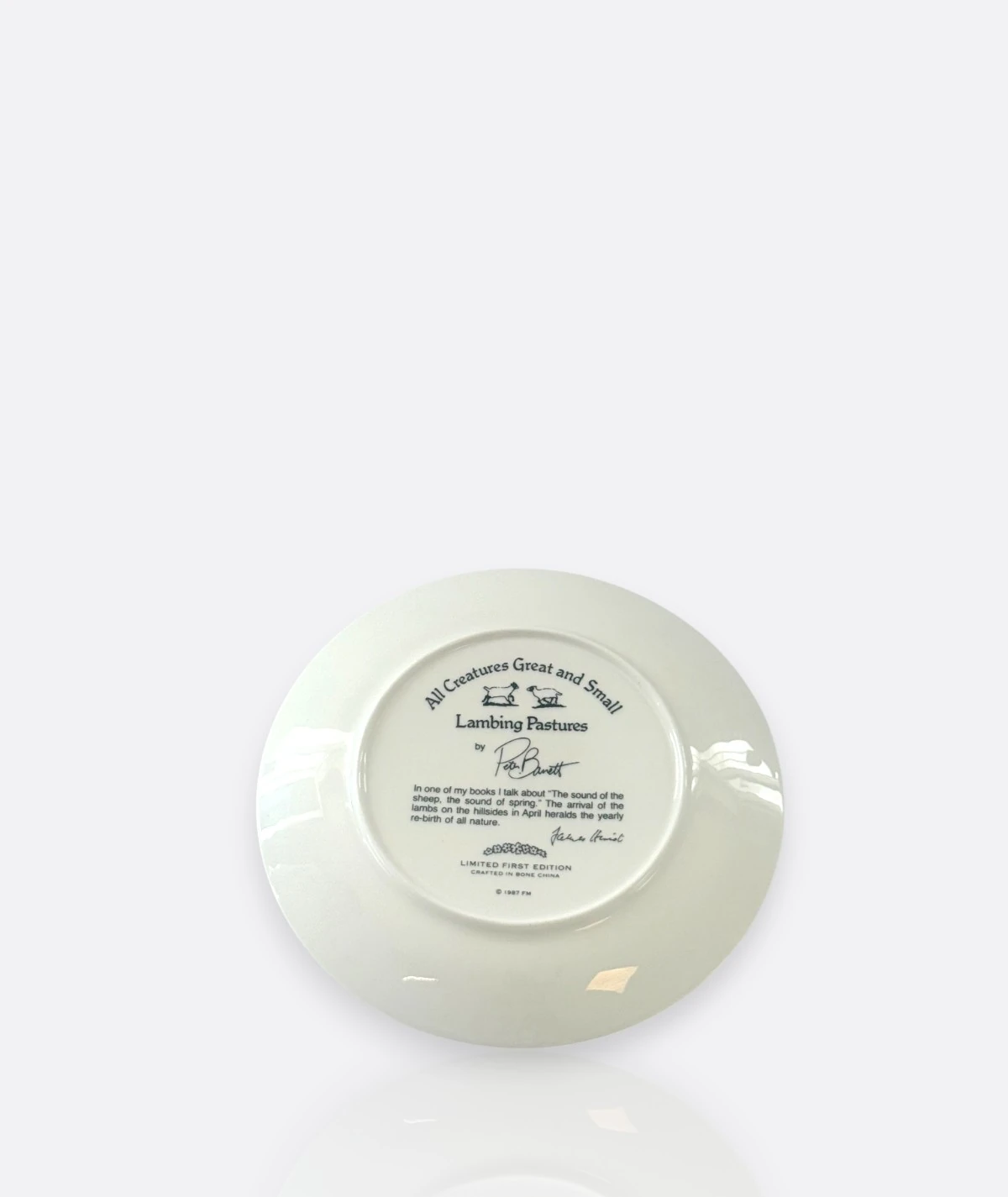 Royal Worcester – “Lambing Pastures” (1987) All Creatures Great and Small Serisi – Nisan Ayı