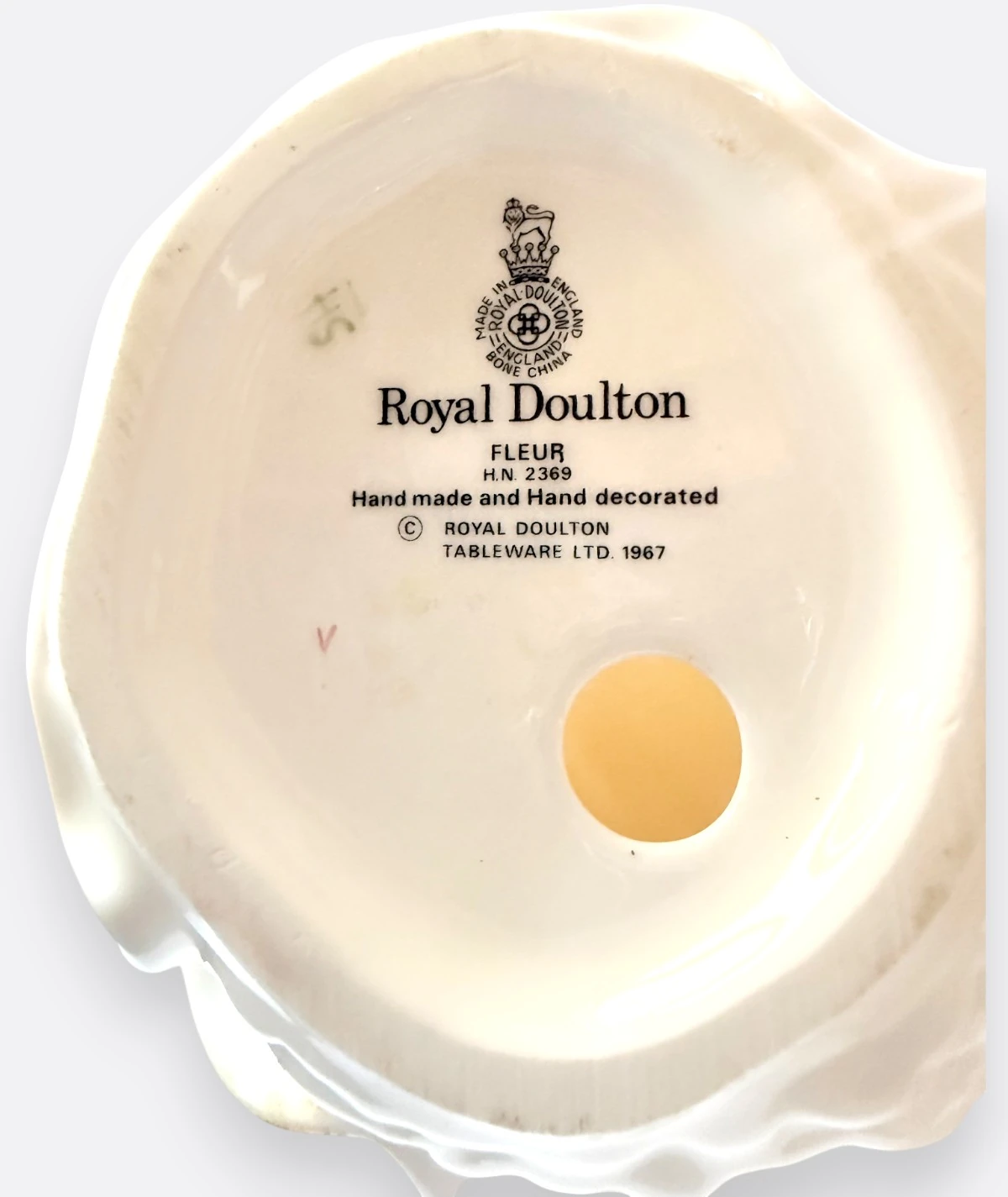 Royal Doulton “Fleur” HN 2369 – El Boyaması Koleksiyon Figürin (1967, England)