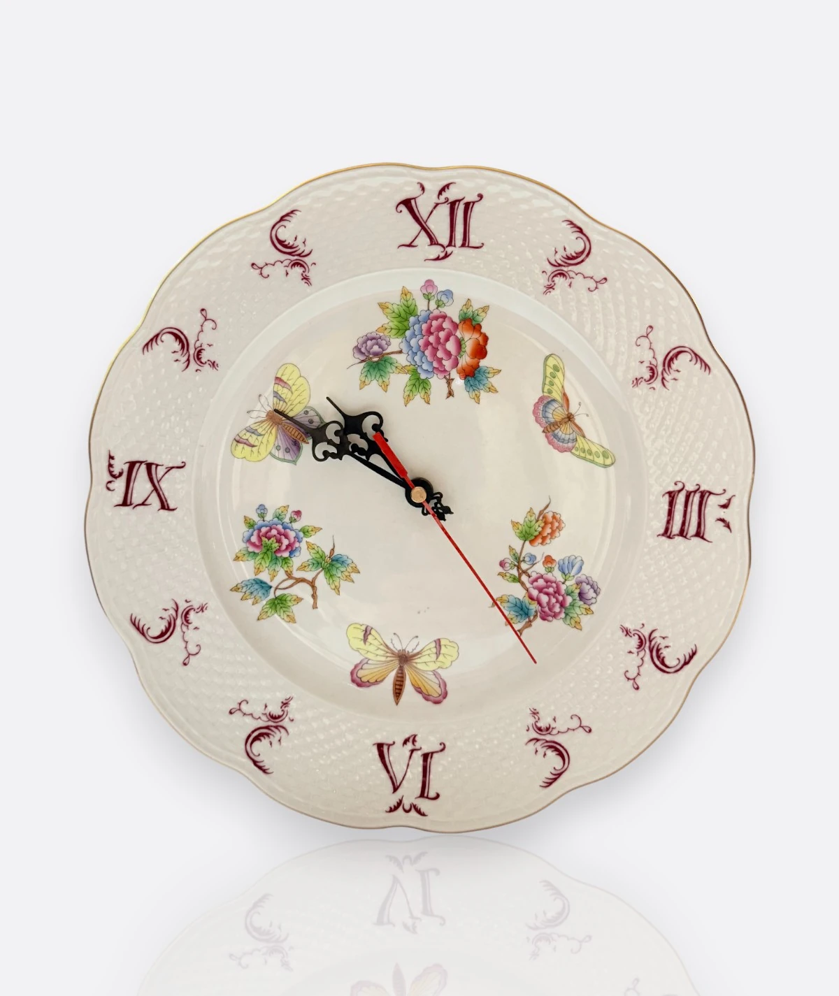 Herend Hungary – Queen Victoria El Boyaması Porselen Saat (5271/VBO)