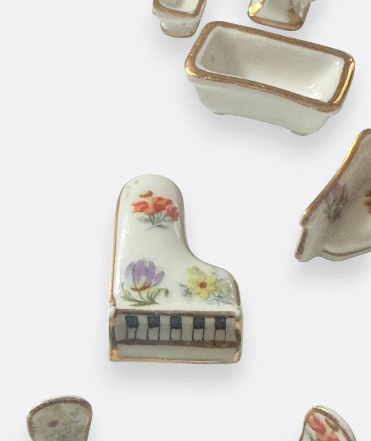 Vintage El Boyaması Porselen Dollhouse Mobilya Seti – Limoges / Capodimonte  (1950–1970)