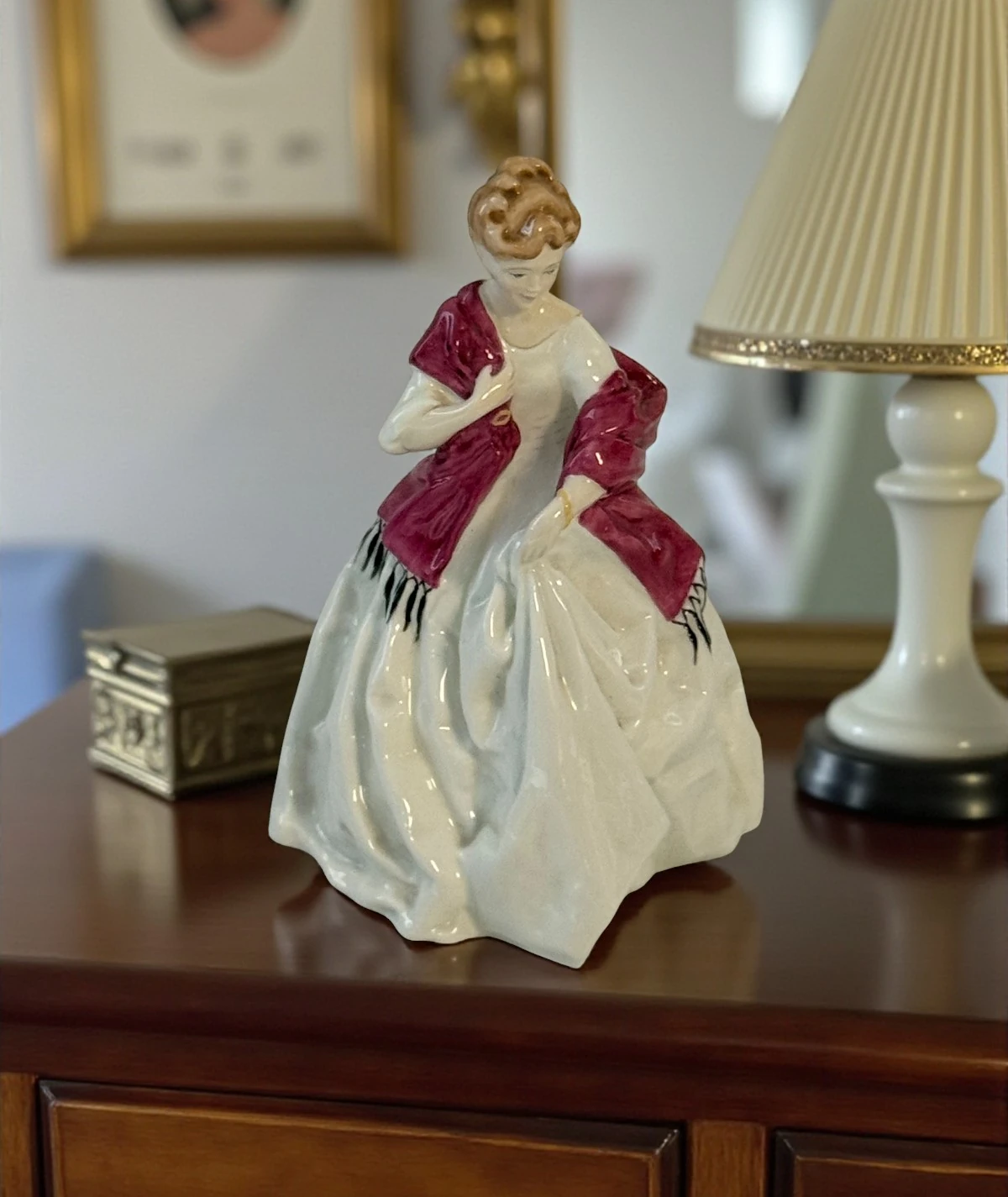 Royal Worcester – Porselen Figür  “First Dance” (F.G. Doughty, No. 3629)