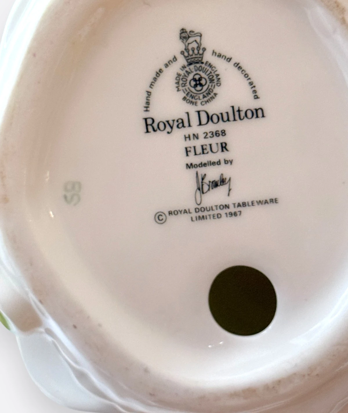 Royal Doulton – “Fleur” Porselen Figür (HN 2368, 1967)