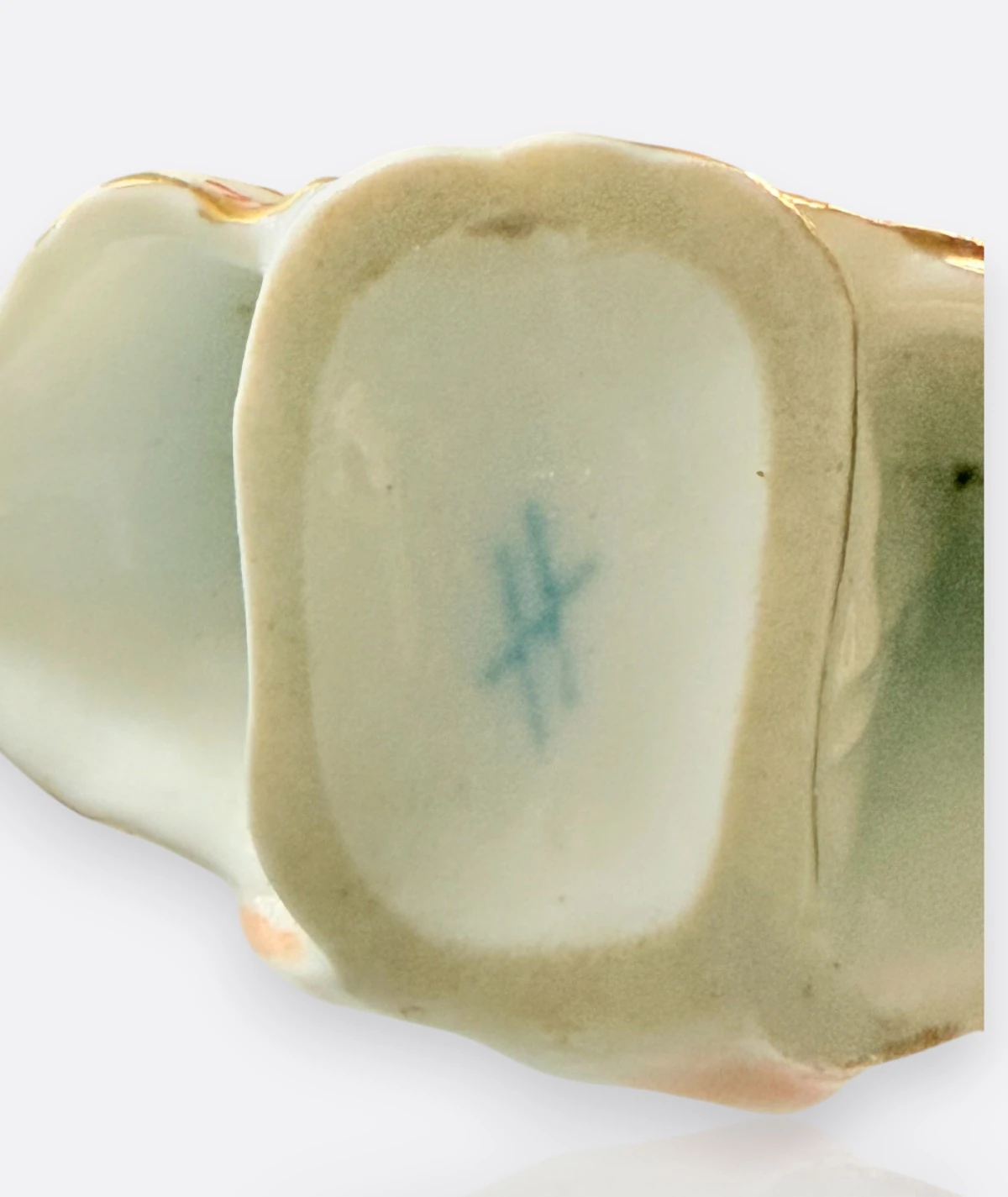 Meissen Minyatür Kadın Figürü (1900–1930)