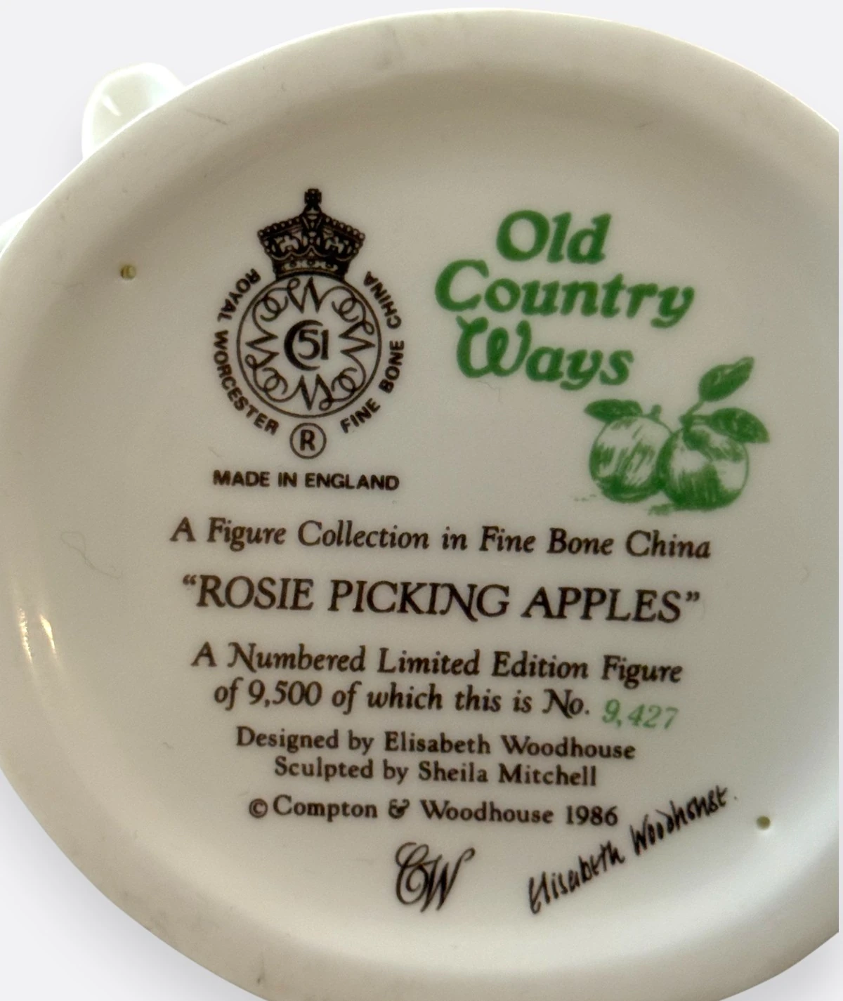 Royal Worcester – Porselen Figür“Rosie Picking Apples” (Old Country Ways, 1986)