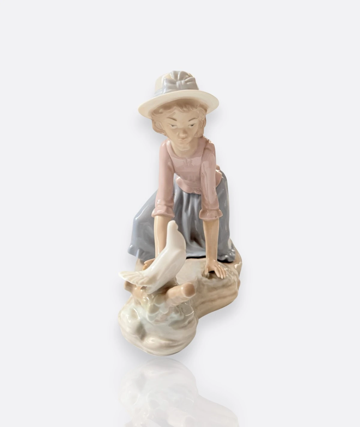 NAO Lladro 1974 Girl with Dove Porselen Figür