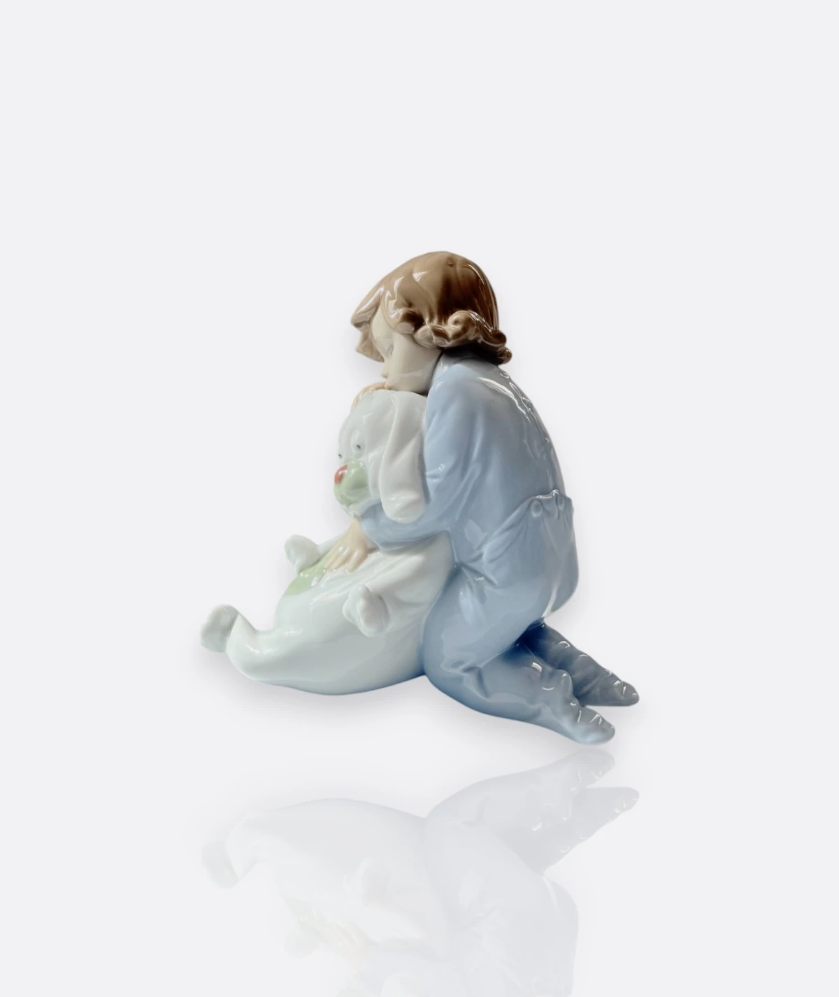 Nao by Lladró – Porselen Figür “Clown Hug” (Palyaçoya Sarılan Çocuk)