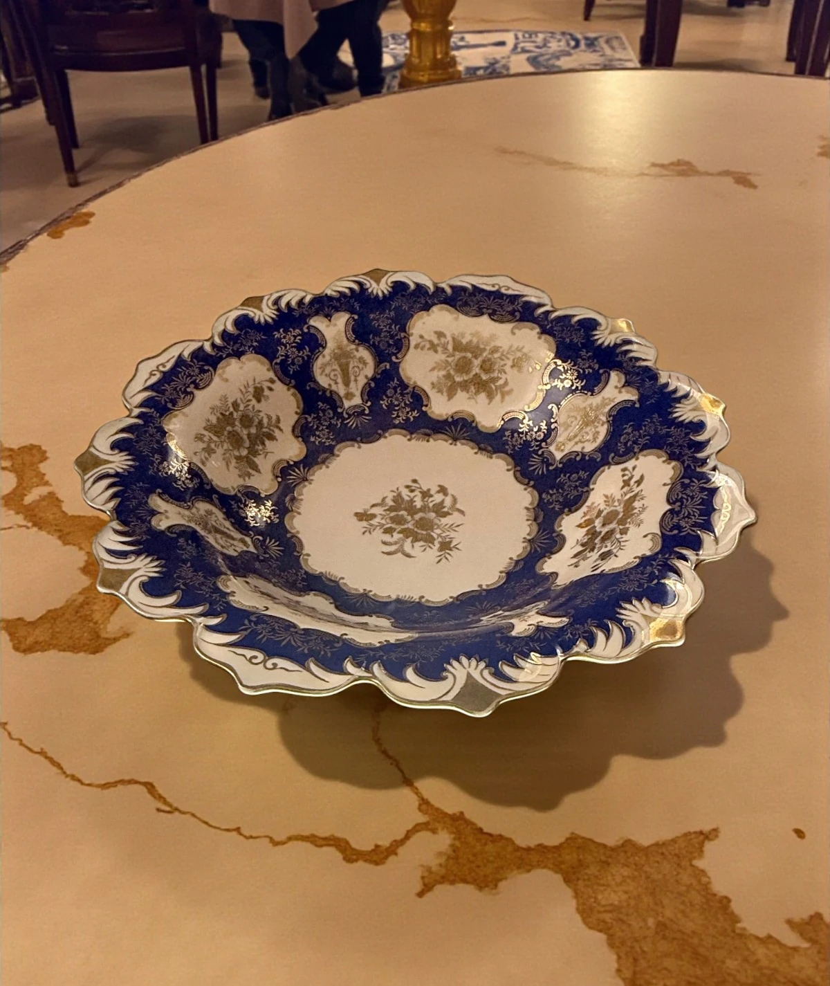 Noritake Japan – Kobalt Mavi ve Altın Varaklı Servis Kasesi (1950’ler)