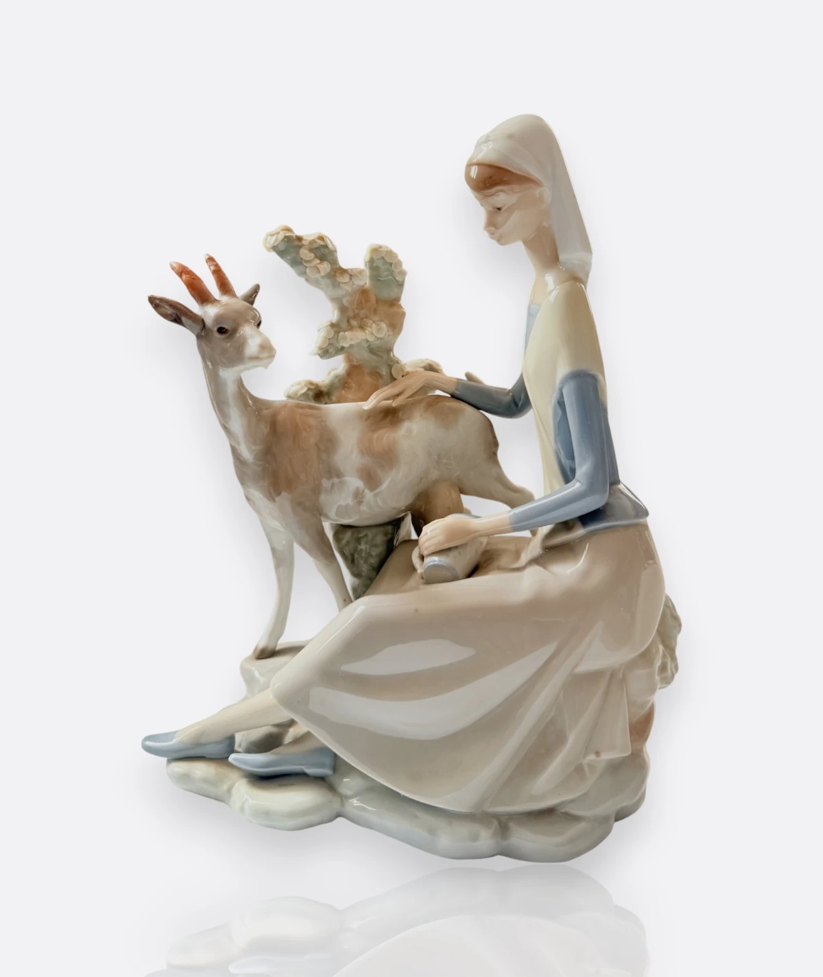 Lladró –  Porselen Figür “Shepherdess with Deer” (Spain, 1970s)