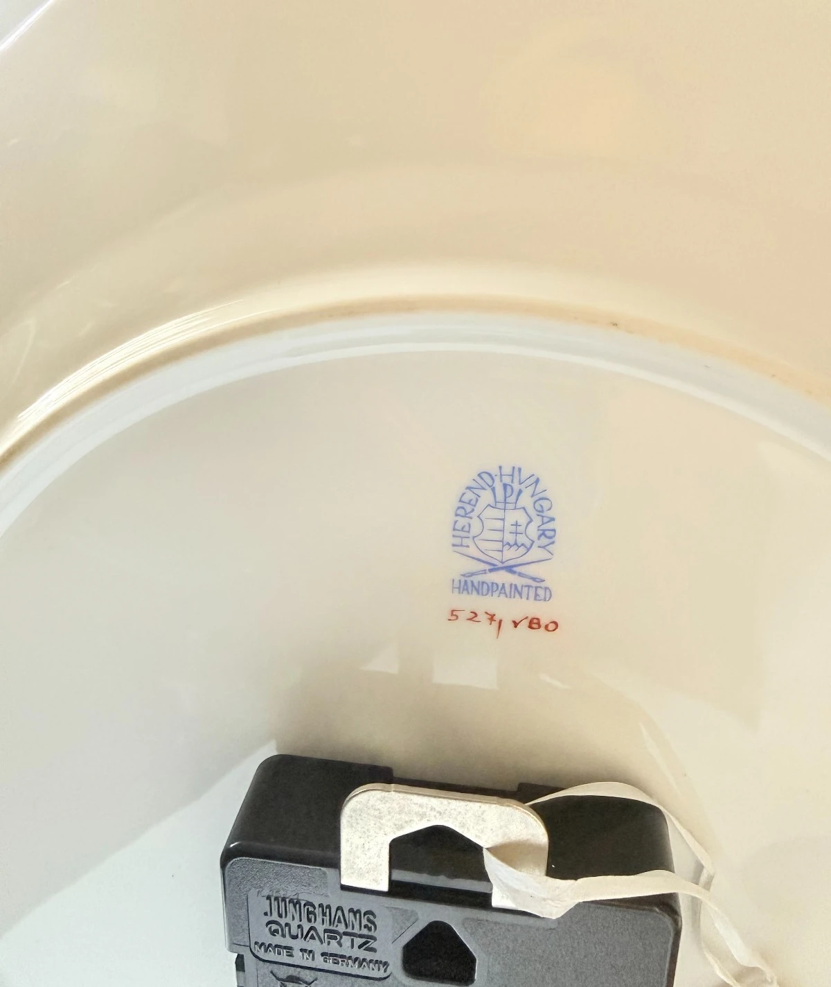 Herend Hungary – Queen Victoria El Boyaması Porselen Saat (5271/VBO)