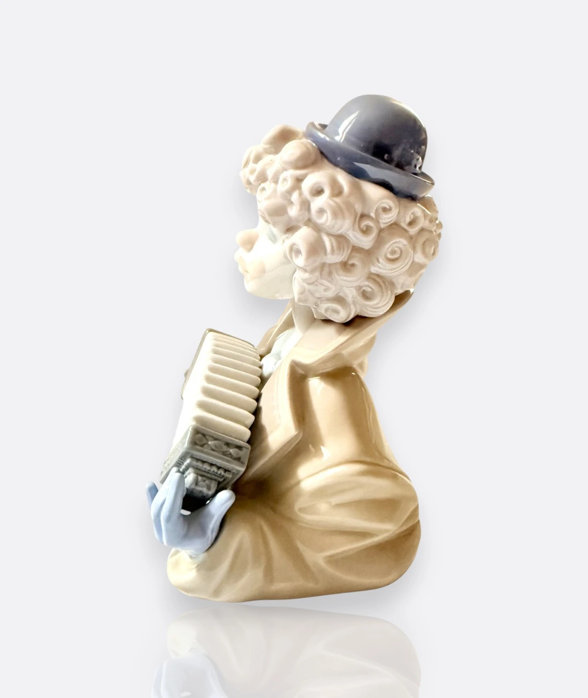 Lladro Spain – “Accordion Clown” (Model 5385) El Yapımı Porselen Figür