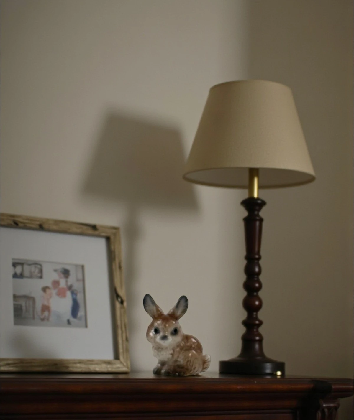 Goebel Almanya – El Boyaması Porselen Tavşan Figürü