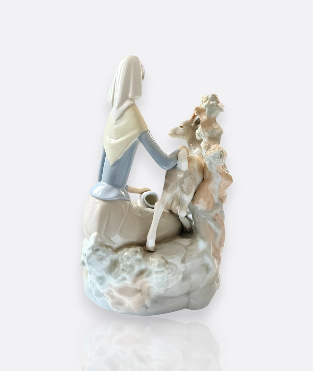 Lladró –  Porselen Figür “Shepherdess with Deer” (Spain, 1970s)