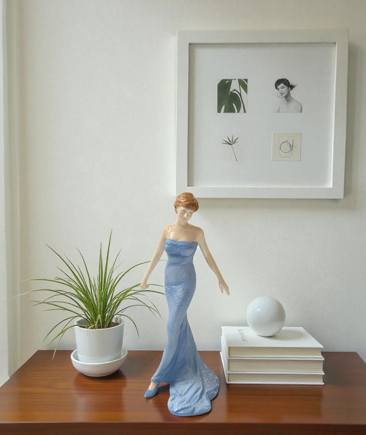Royal Doulton “Diana, Princess of Wales” Porselen Figür – 2001, İngiltere
