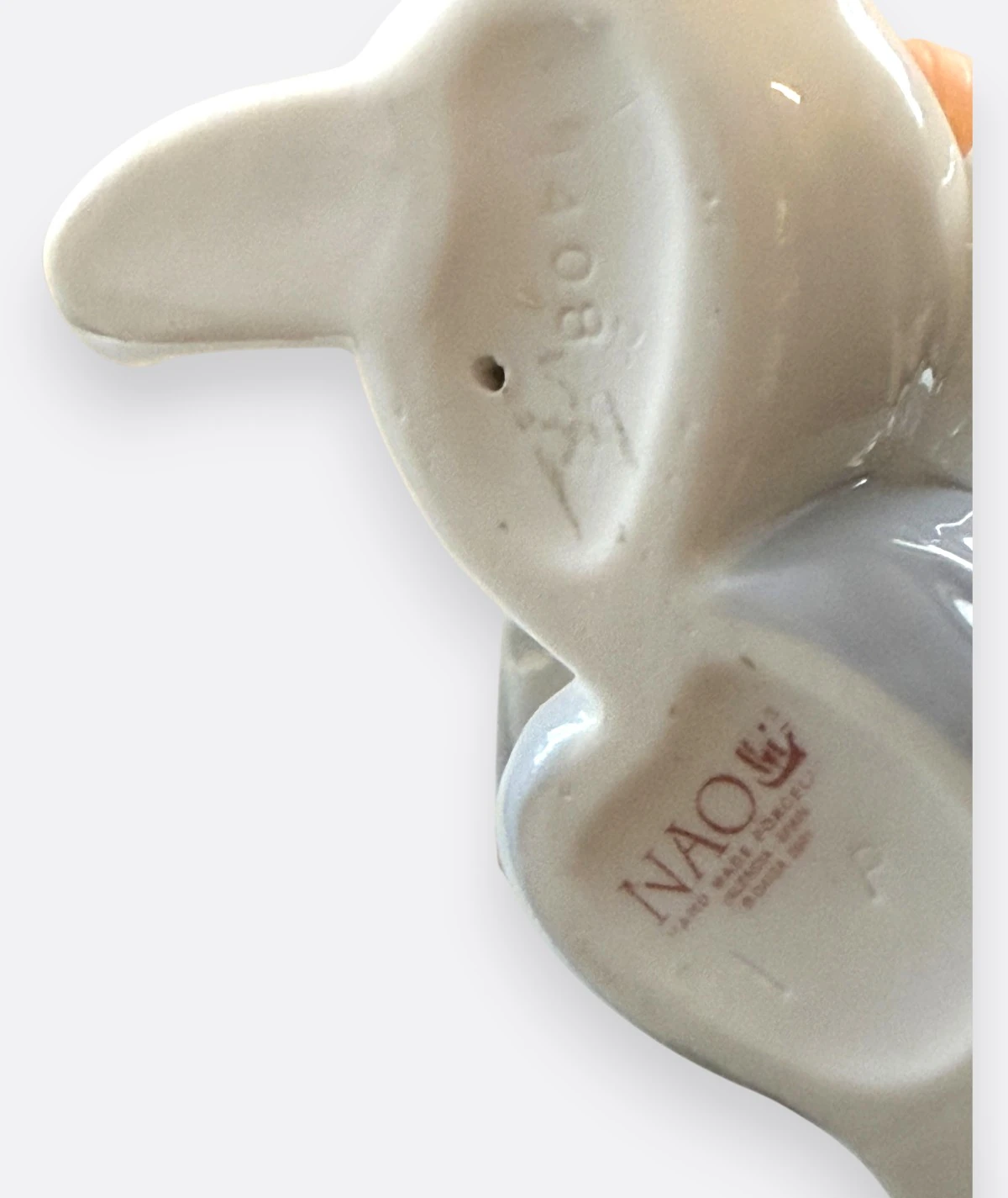 Nao by Lladró – Porselen Figür “Clown Hug” (Palyaçoya Sarılan Çocuk)