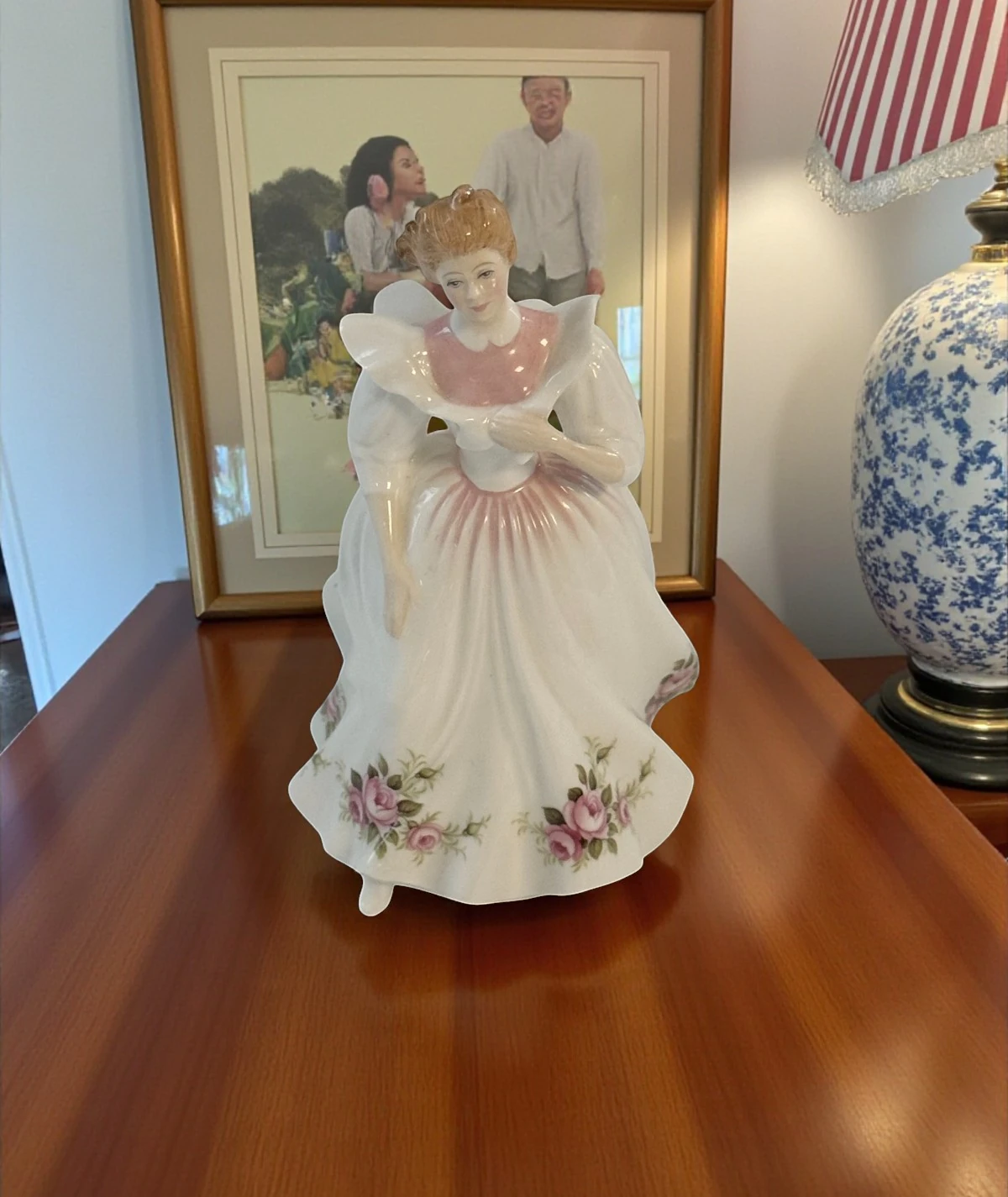 Royal Doulton “Gillian” Porselen Figür HN 3742 – İngiltere, 1988