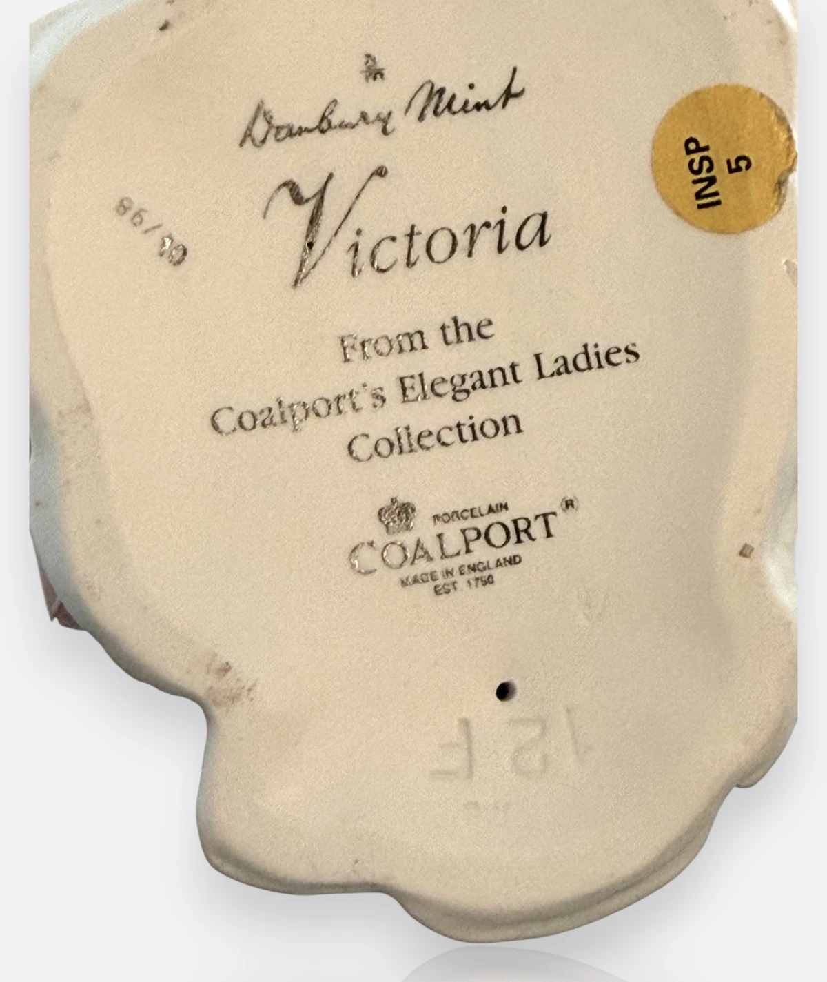 Coalport – Danbury Mint “Victoria” Porselen Figür (Elegant Ladies Collection, İngiltere)