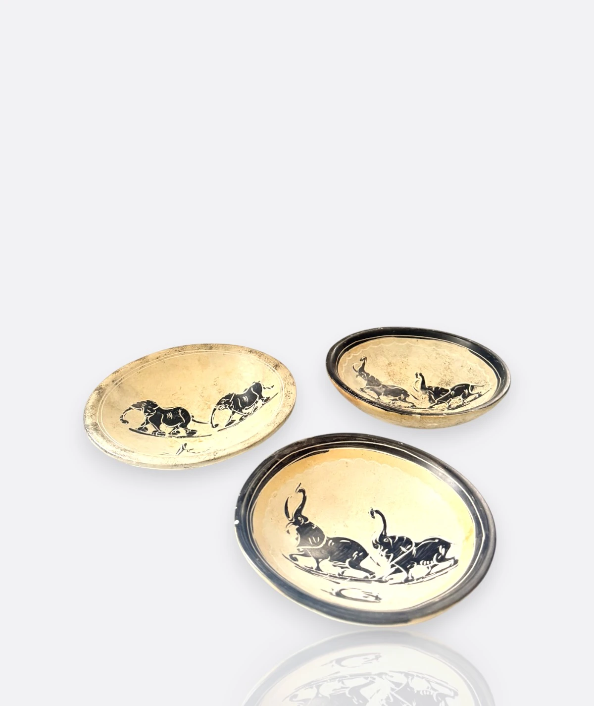 El Boyaması Boğa Figürlü Seramik Kase Seti (3’lü)