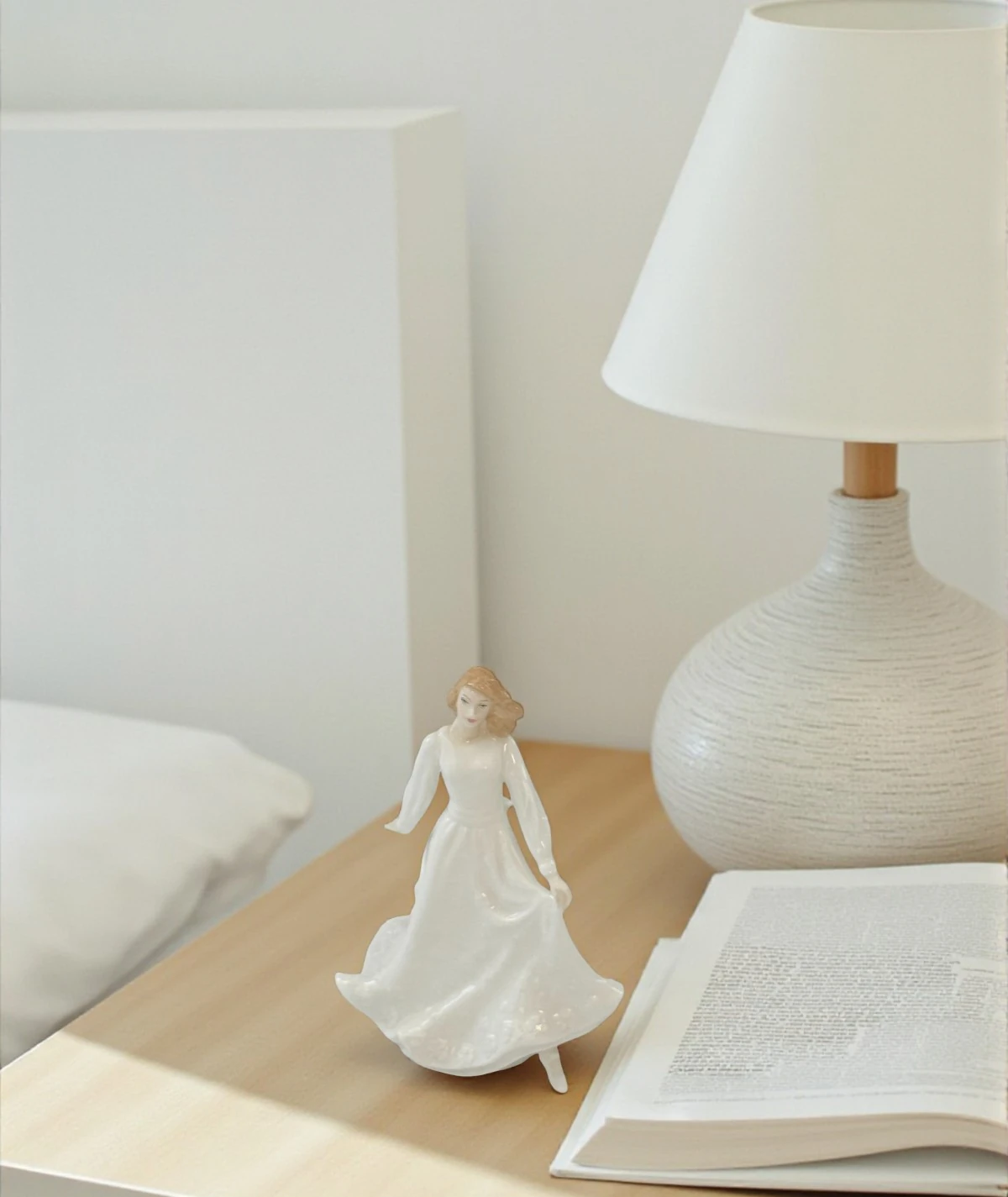 Royal Doulton – Porselen Figür “Sentiments: Good Luck” (HN 4070, 1998)