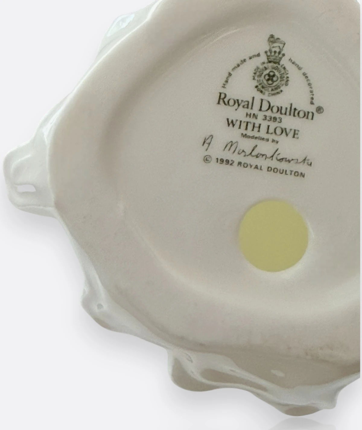 Royal Doulton –  Porselen Figür “With Love” (HN 3393, 1992)
