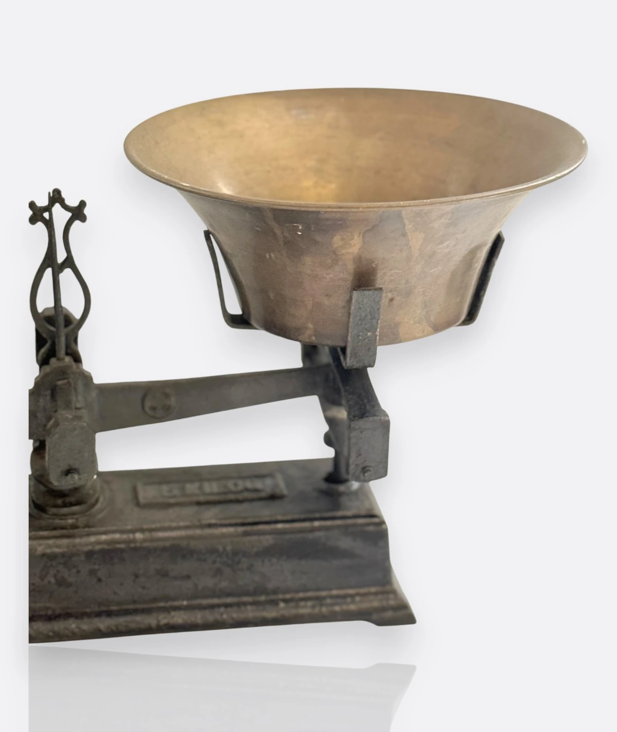 Antika Fransız Döküm Terazi – 15 Kilog Model, 1900’ler