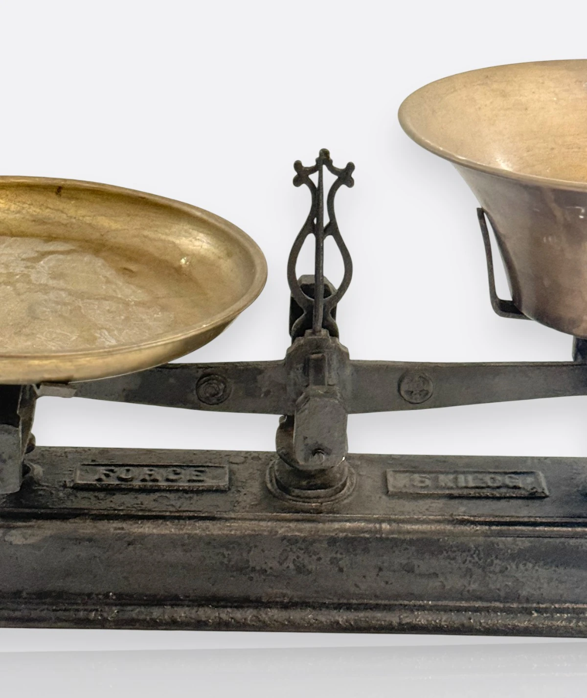 Antika Fransız Döküm Terazi – 15 Kilog Model, 1900’ler