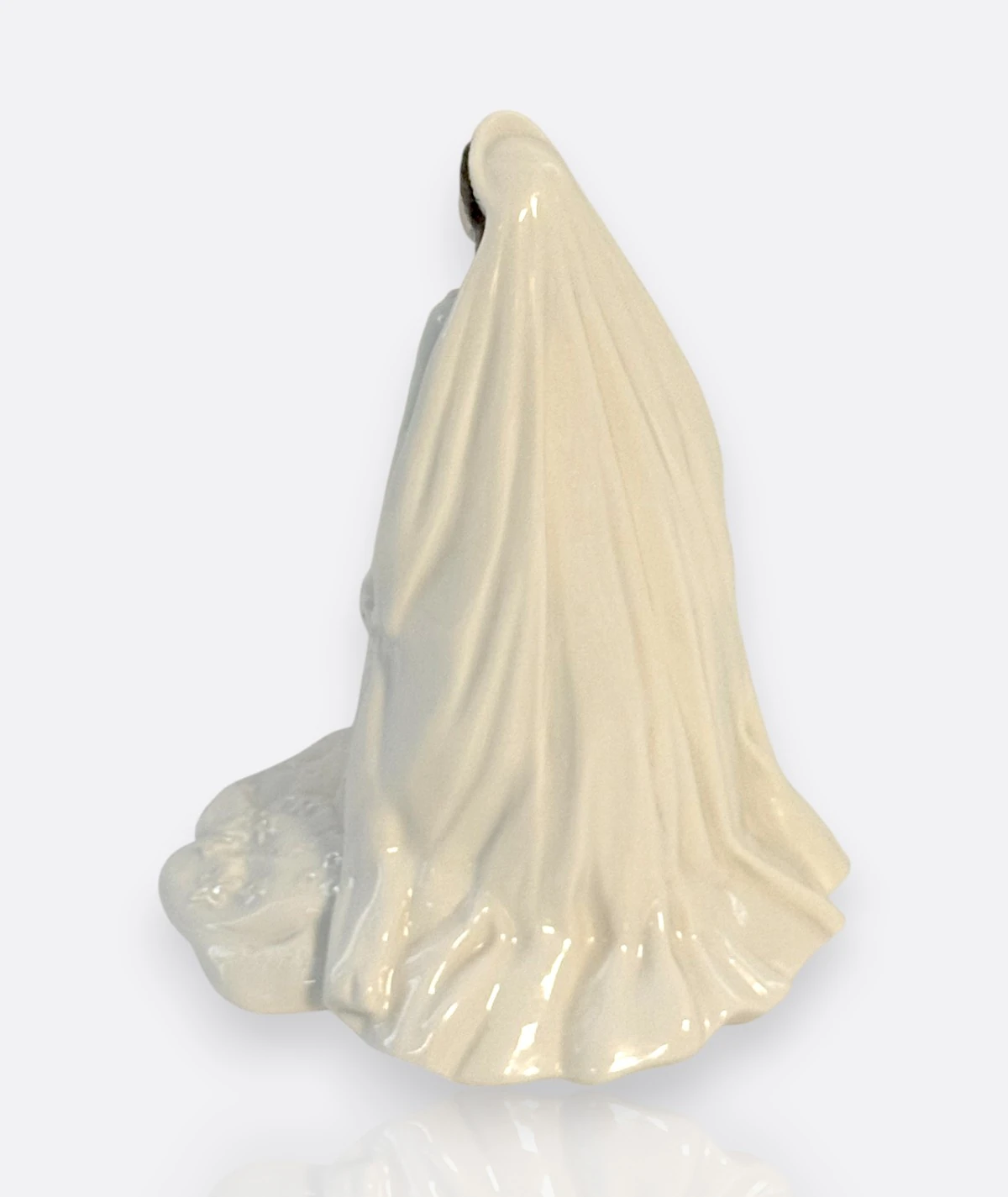 Royal Worcester – “Queen Elizabeth II Diamond Wedding Anniversary” (2007)