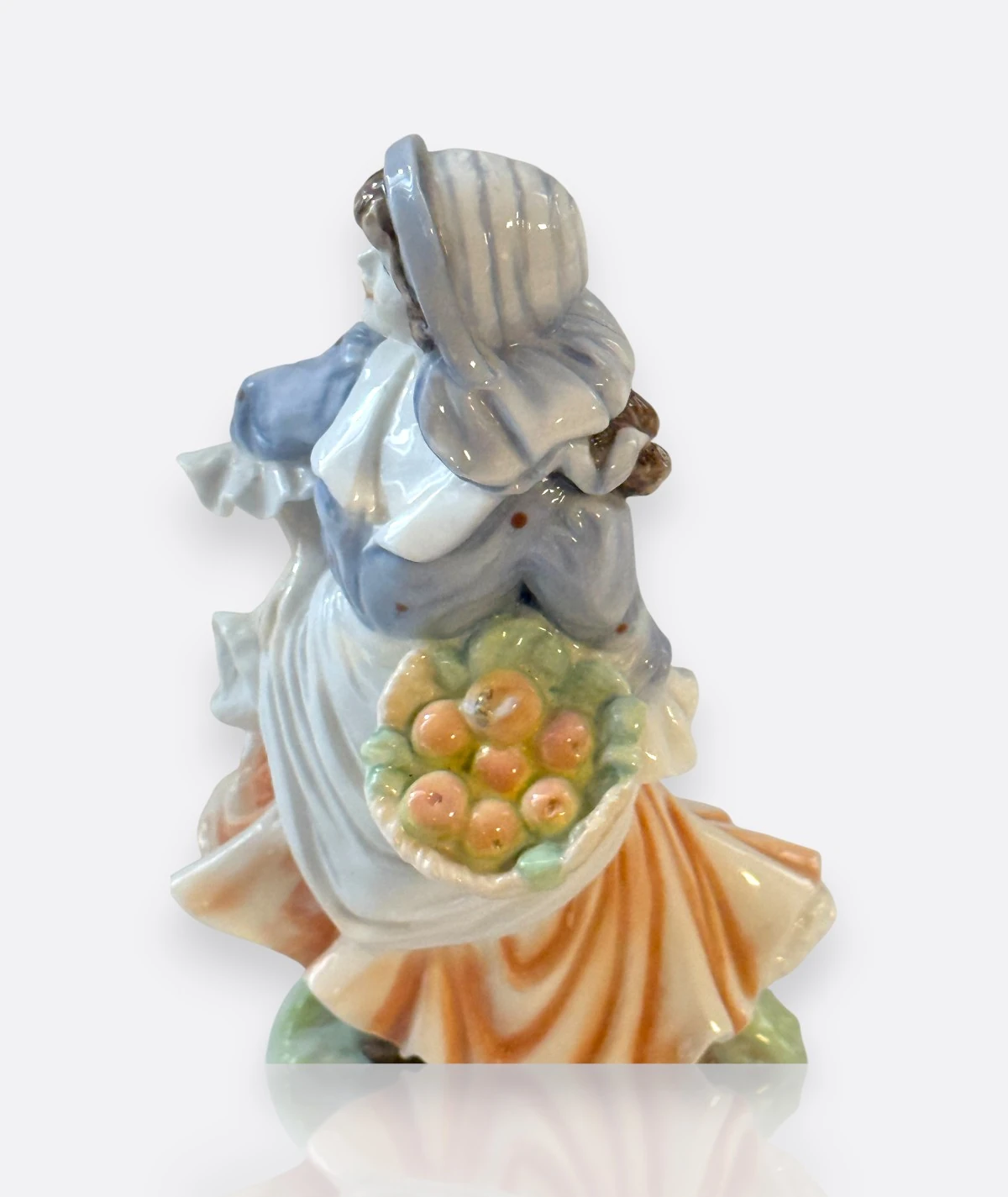Royal Worcester – Porselen Figür“Rosie Picking Apples” (Old Country Ways, 1986)
