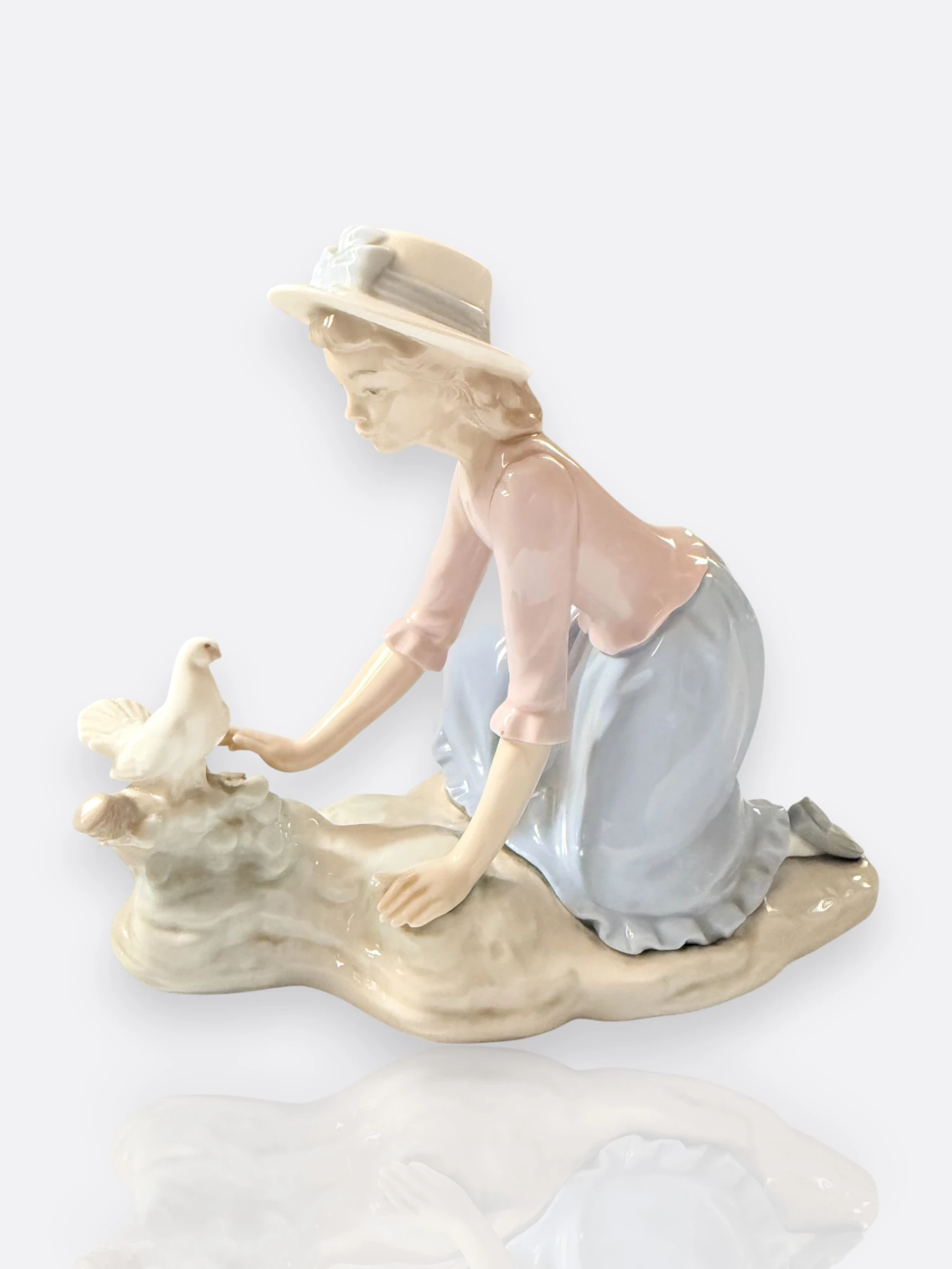 NAO Lladro 1974 Girl with Dove Porselen Figür