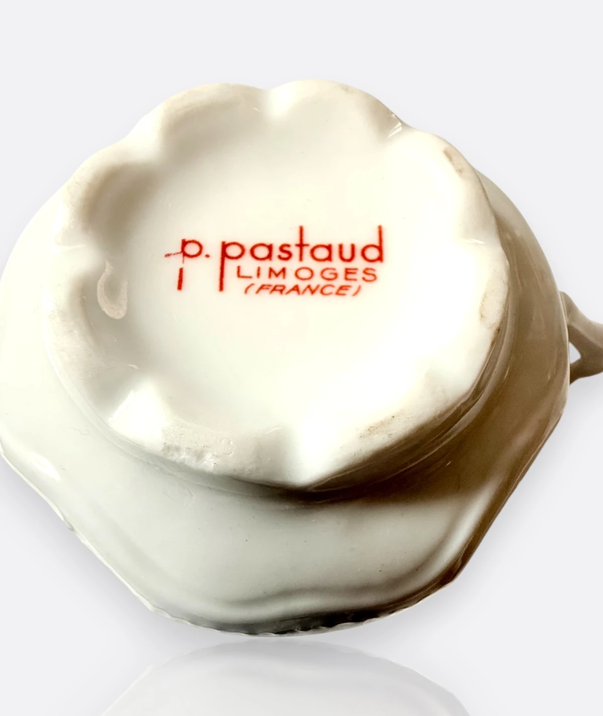 Limoges France Porselen Fincan Takımı – P. Pastaud İmzalı, El Dekoru