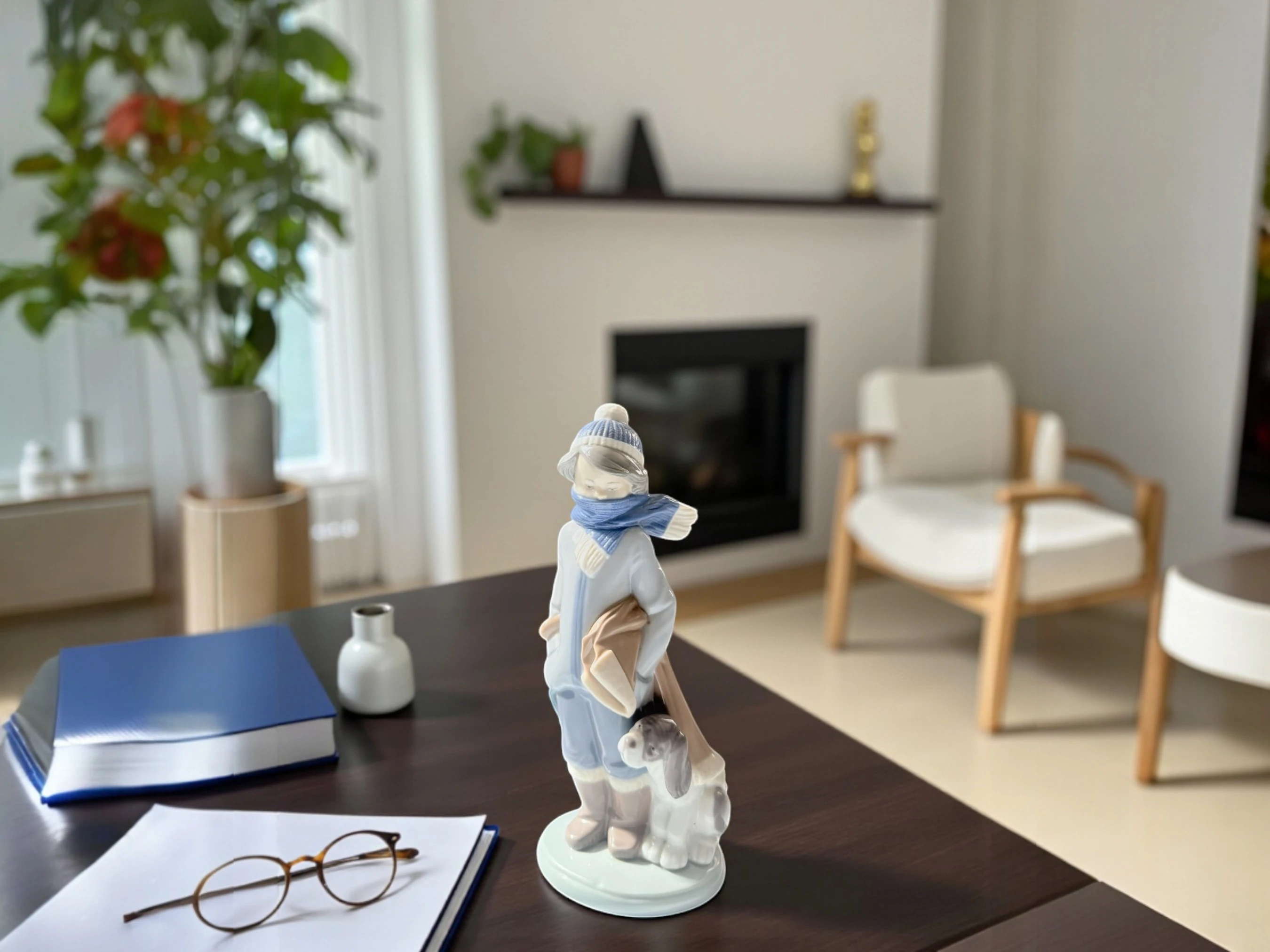 Lladró –  Porselen Figür “Winter Boy with Dog” (1983)