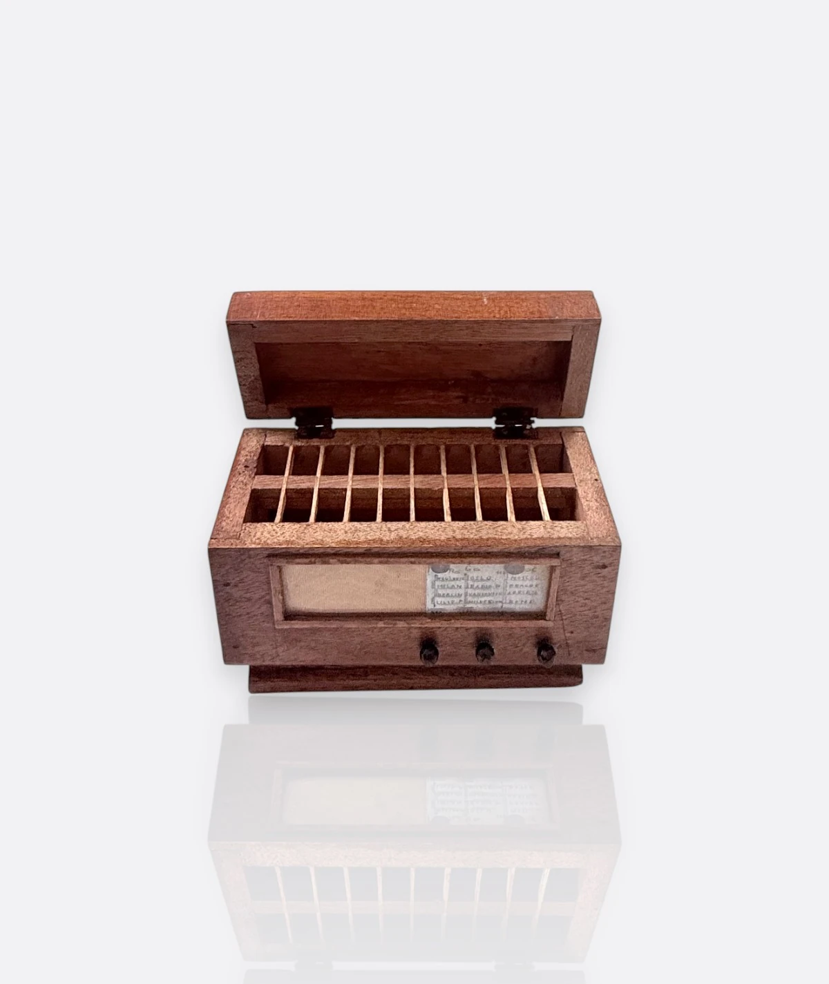 Radyo Formunda Ahşap Puro – Sigara Kutusu (1950’ler)