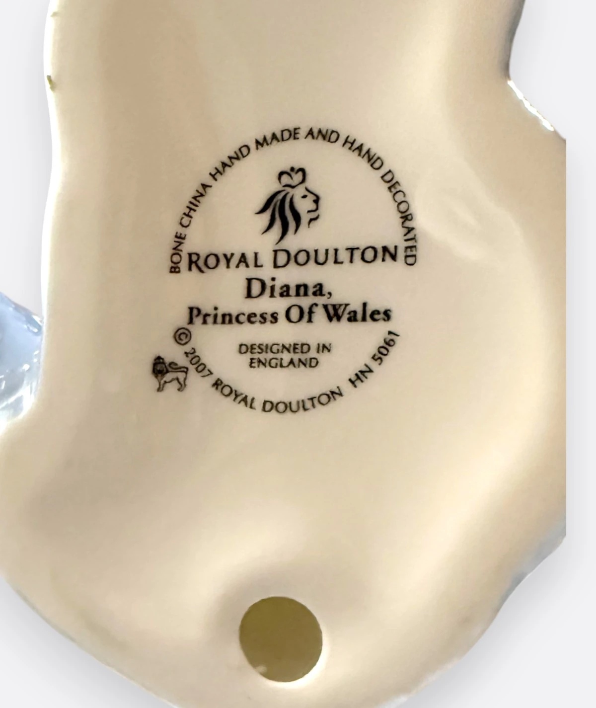 Royal Doulton “Diana, Princess of Wales” Porselen Figür – 2001, İngiltere