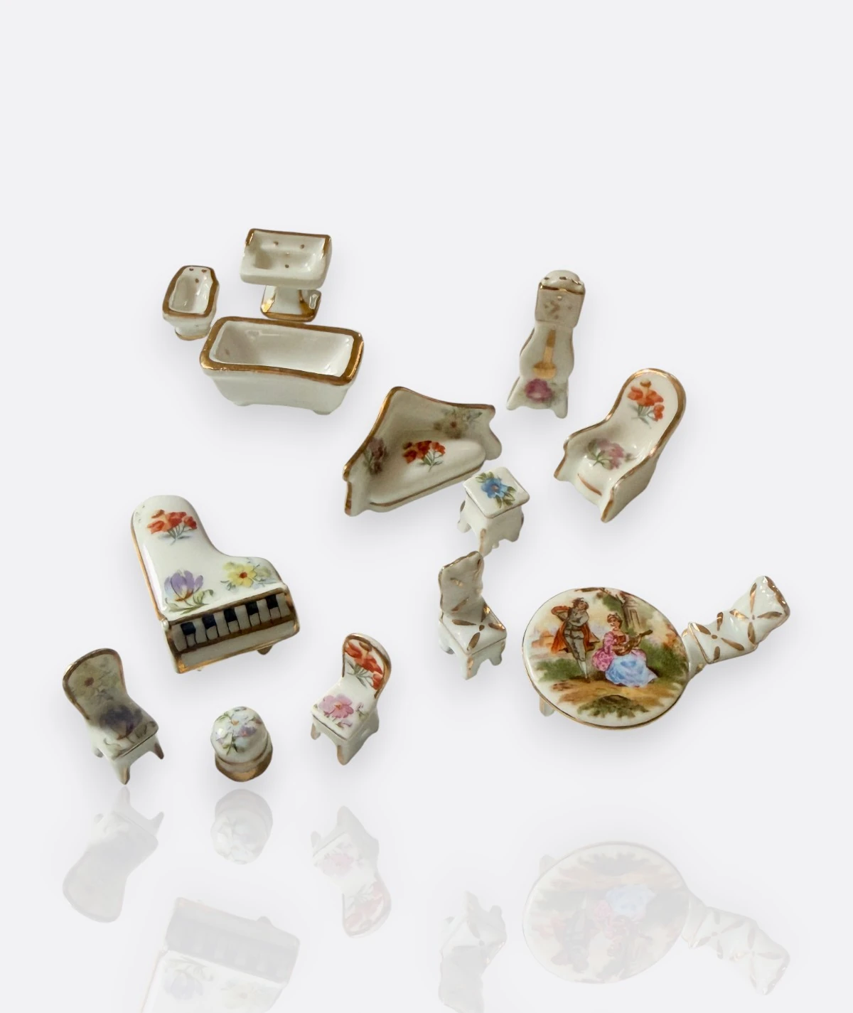 Vintage El Boyaması Porselen Dollhouse Mobilya Seti – Limoges / Capodimonte  (1950–1970)