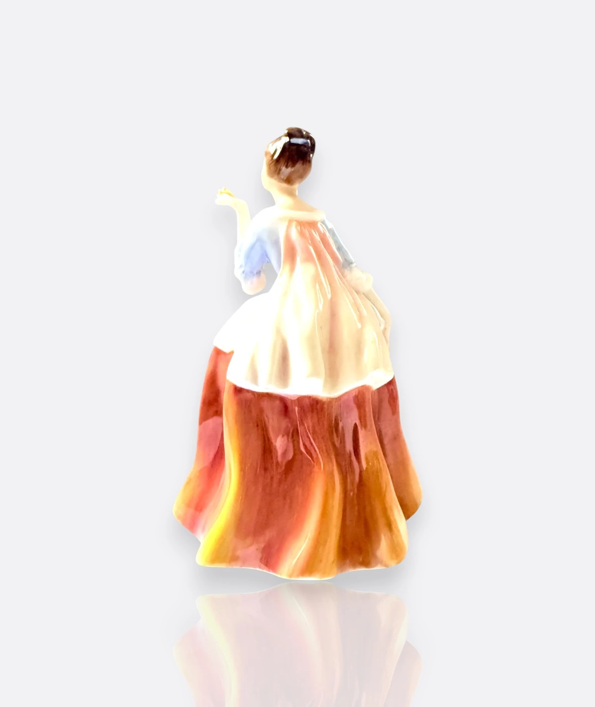 Royal Doulton “Fleur” HN 2369 – El Boyaması Koleksiyon Figürin (1967, England)