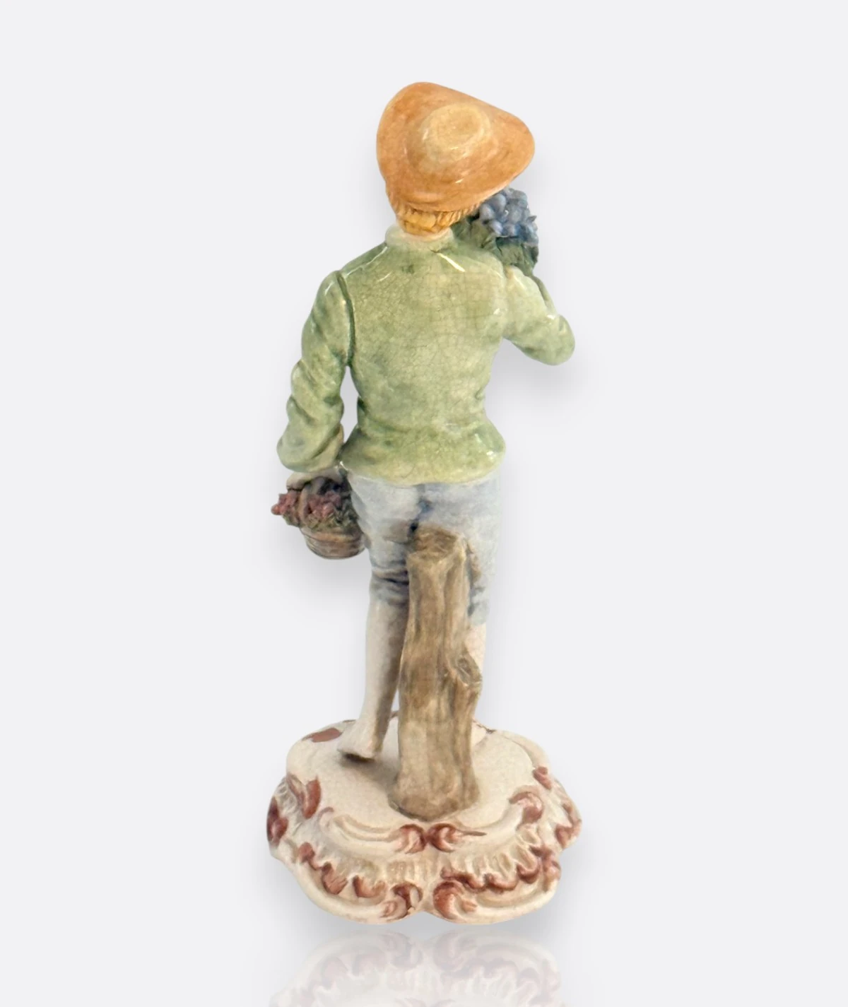 El Yapımı İtalyan Porselen Figür – “Çiçek Toplayan Genç” (1950’ler)