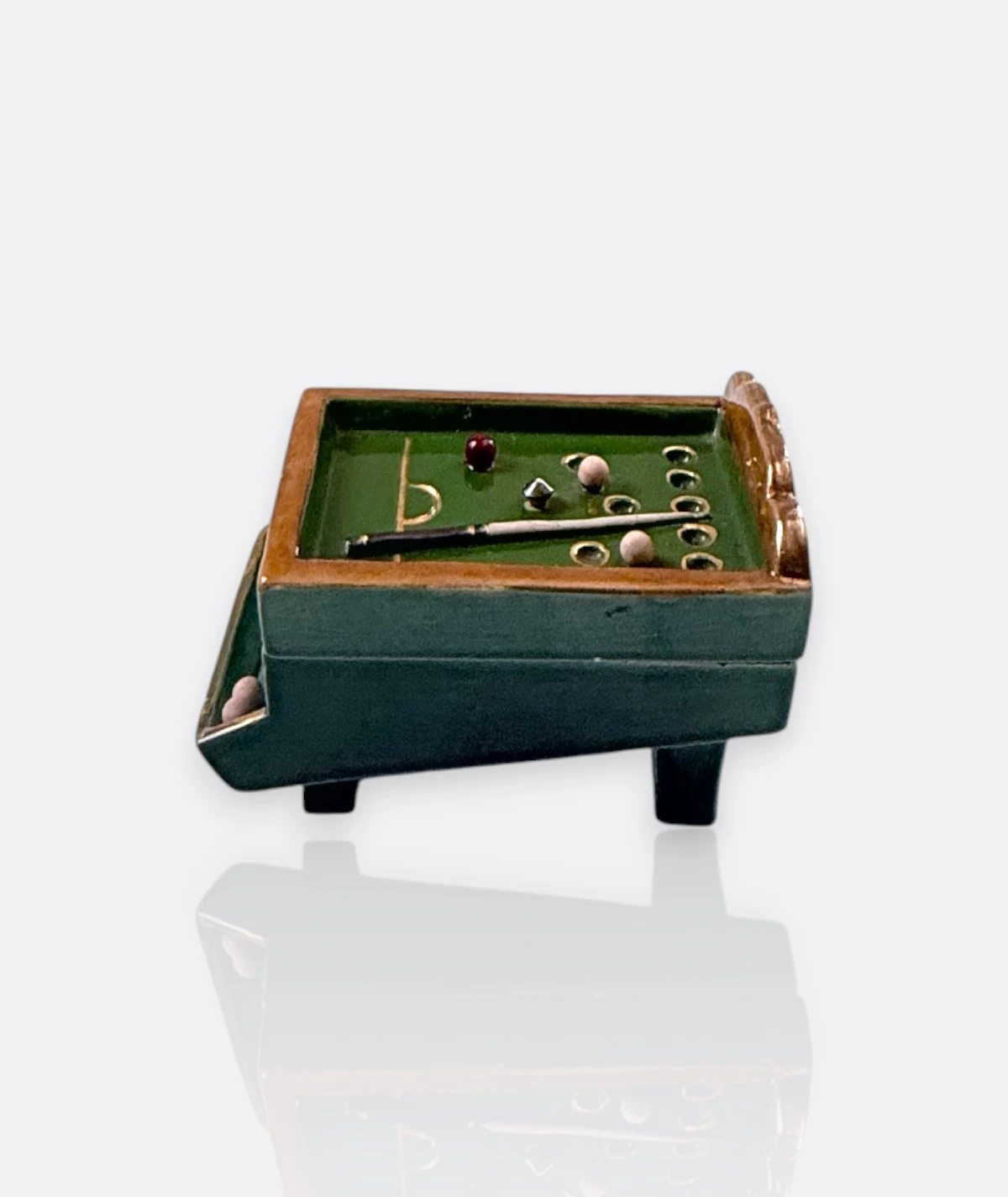 El Yapımı Seramik Bilardo Masası Sigaralık 