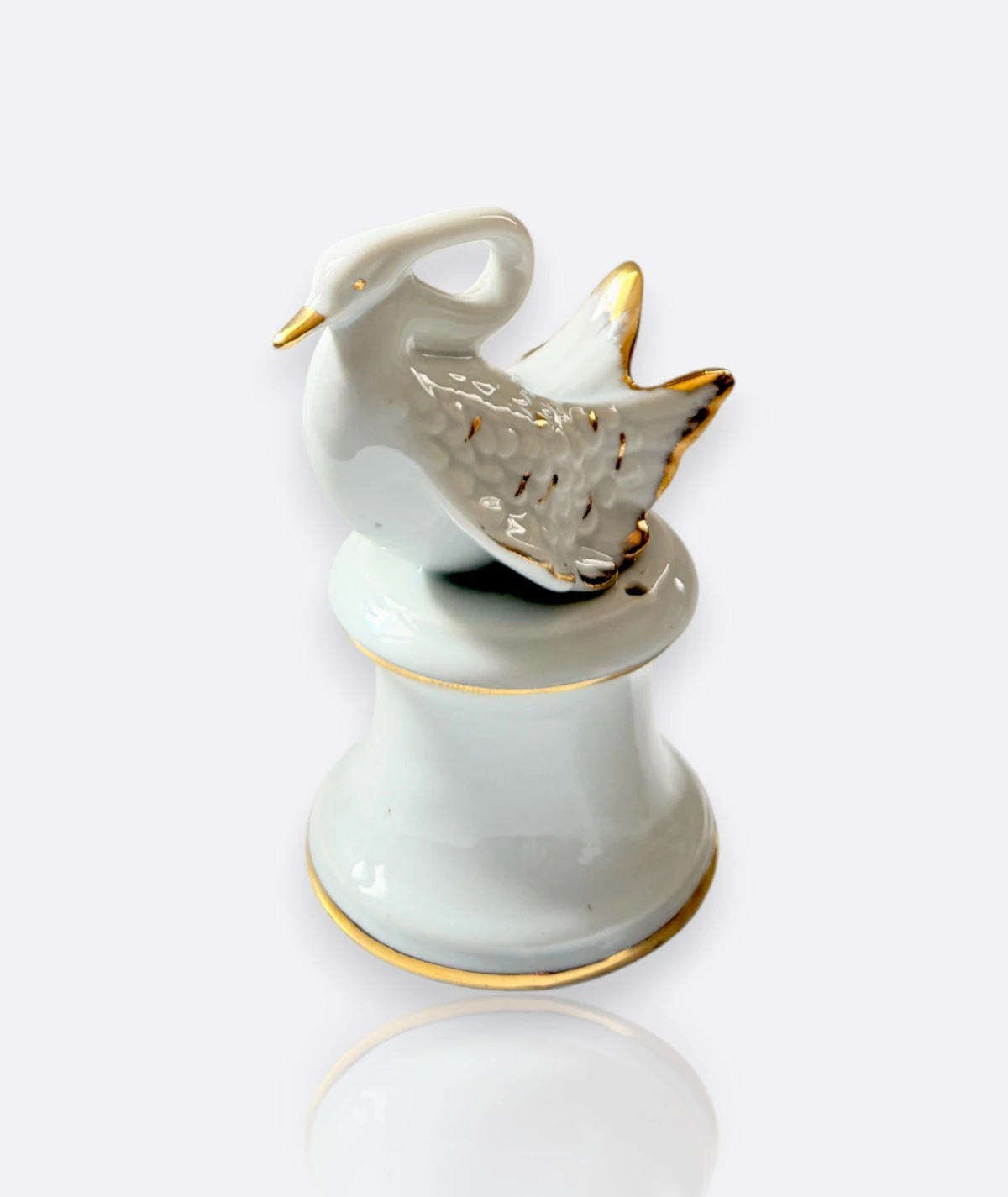 Capodimonte – El Yapımı Altın Yaldızlı Porselen Kuğu Figürü