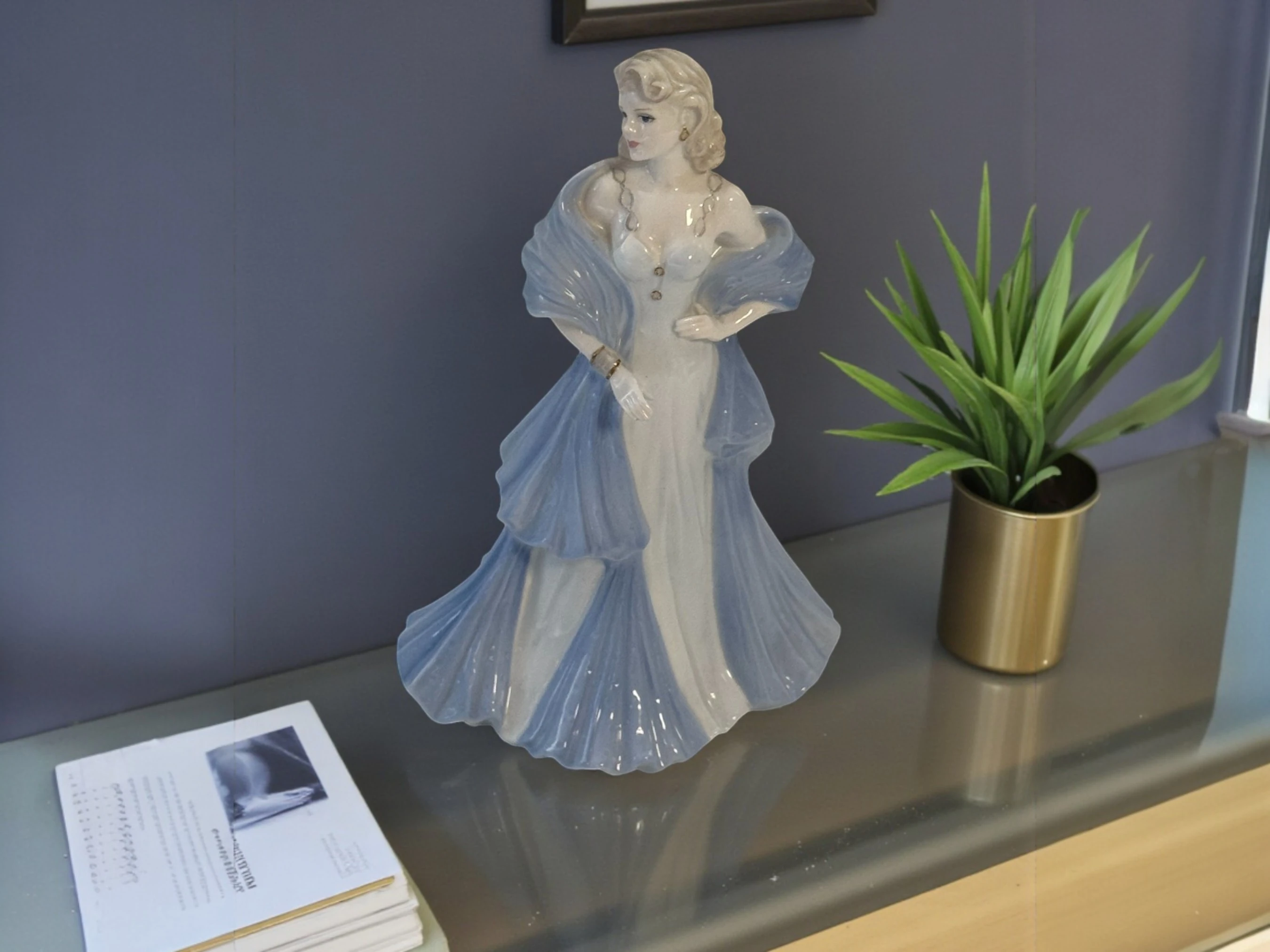 Coalport – “Catherine” Porselen Figür (The Collingwood Collection, 1996)