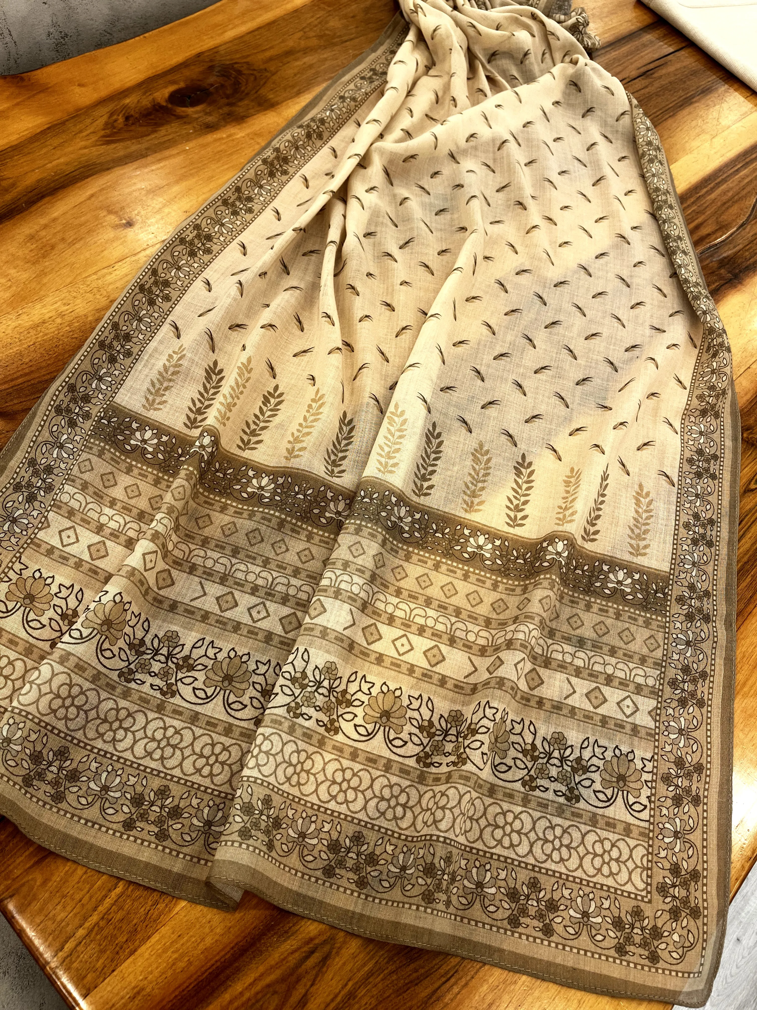 Yade Bej Yün İpek Şal