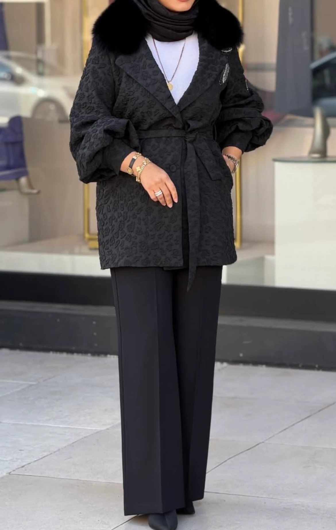 Kürk Detaylı Jakar Takım