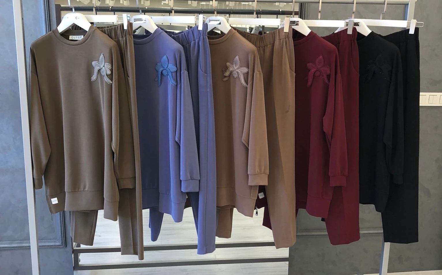 Çiçek Nakışlı Toro Takım