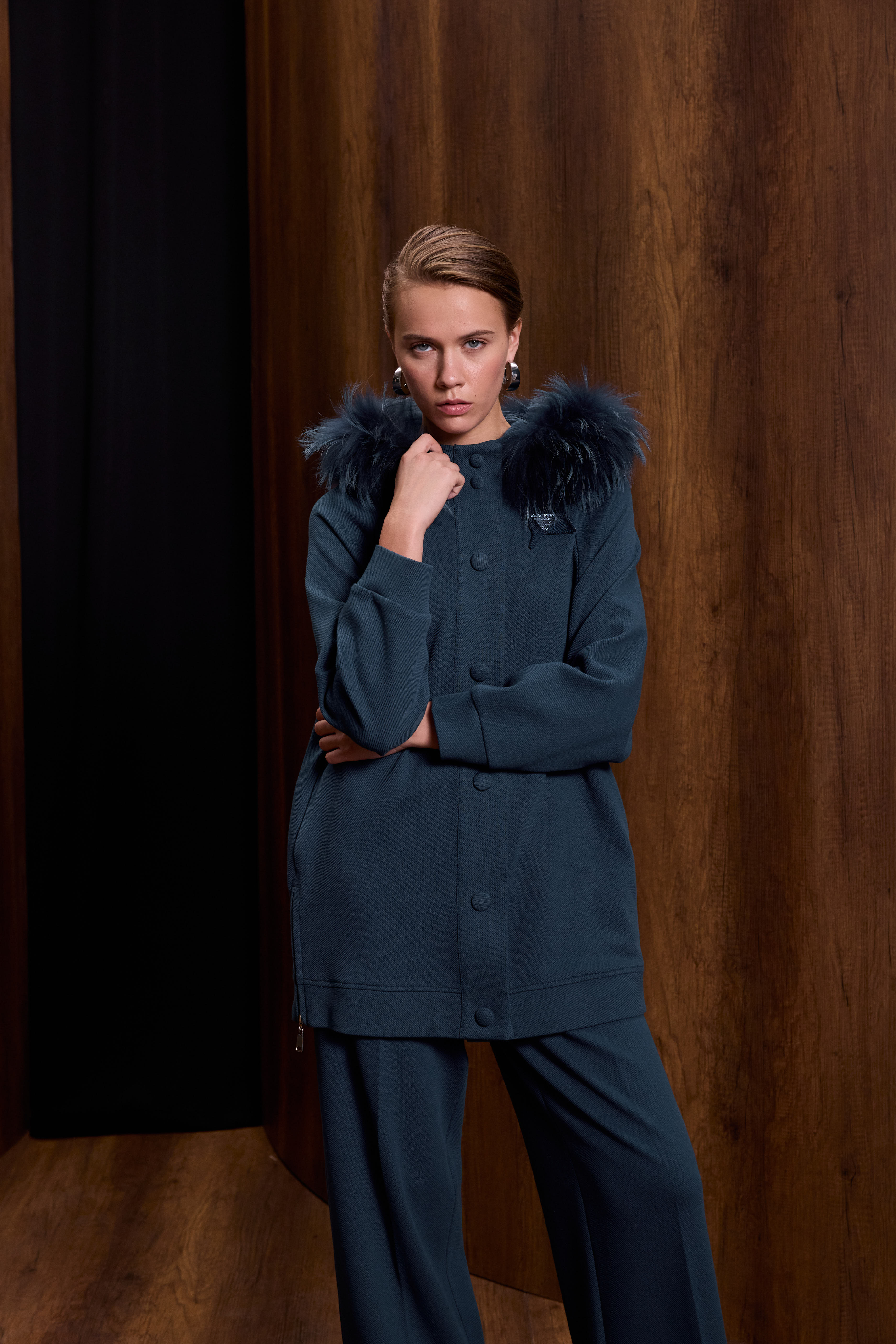 KAPŞONU KÜRKLÜ DEZA TAKIM